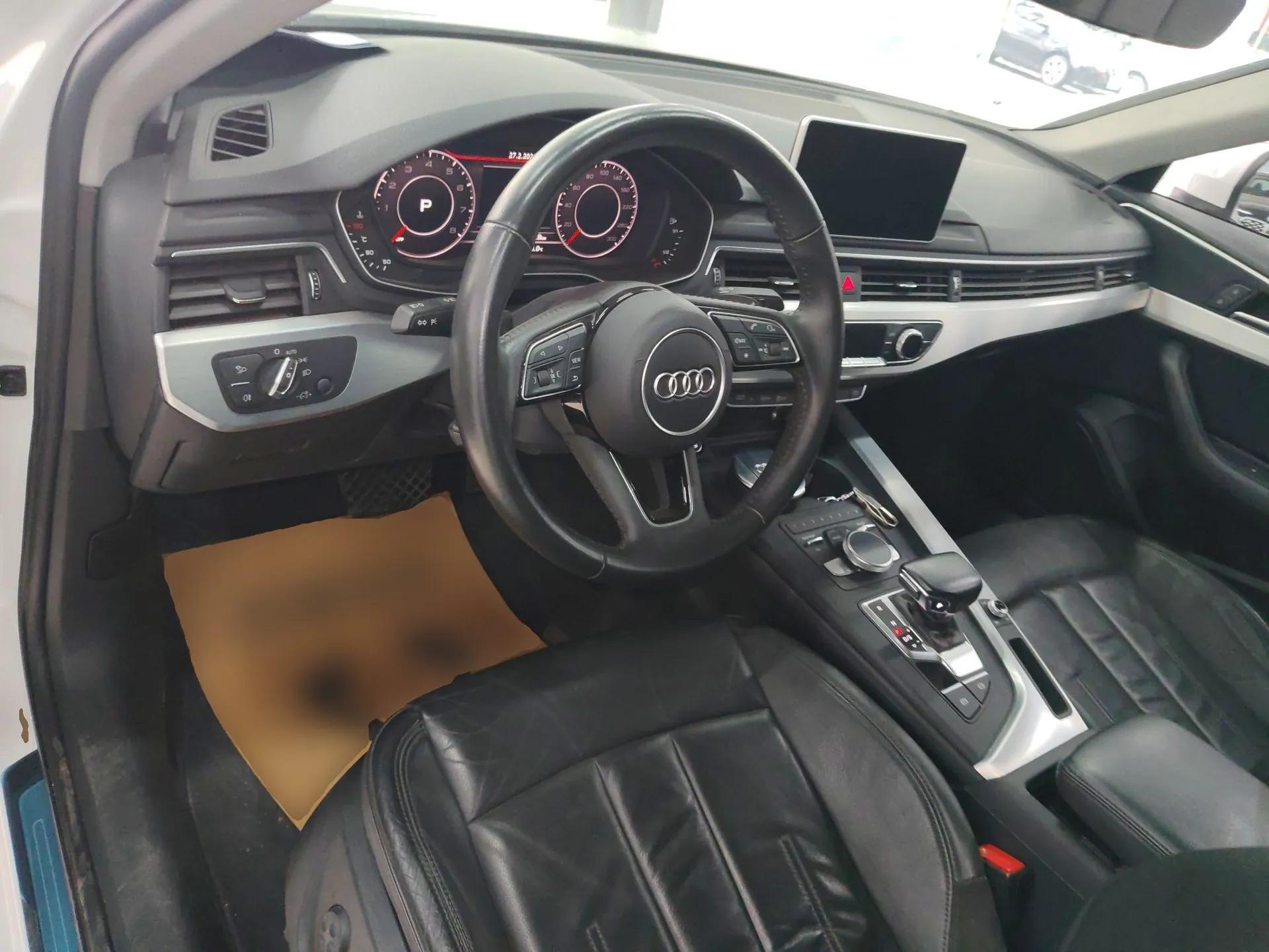 Audi A4L 2018 30th Anniversary Edition 40 TFSI Fashion Model — миниатюра 13