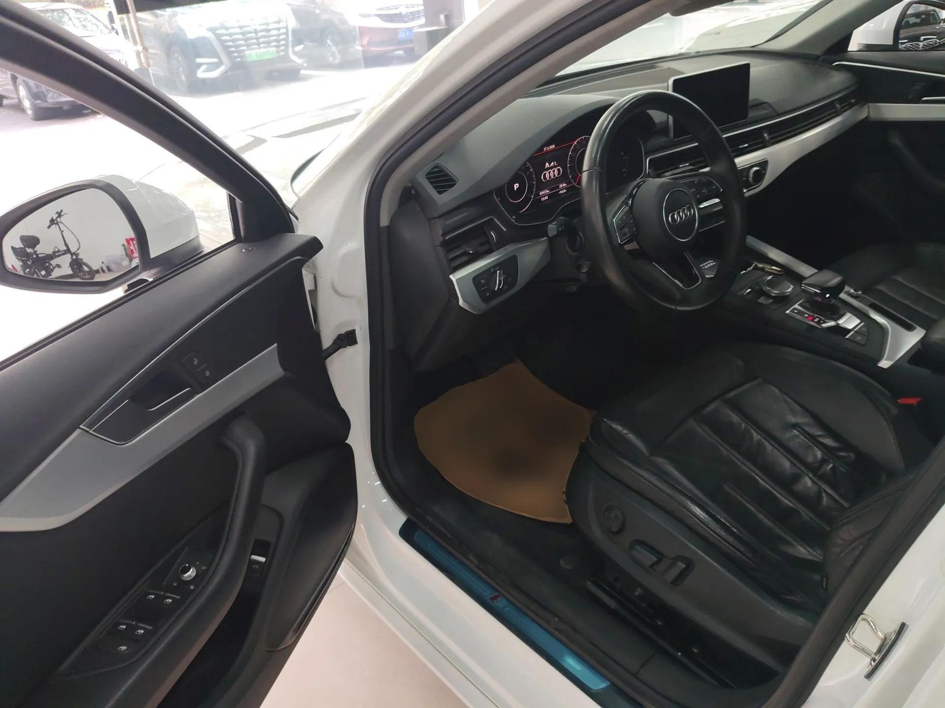 Audi A4L 2018 30th Anniversary Edition 40 TFSI Fashion Model — миниатюра 19