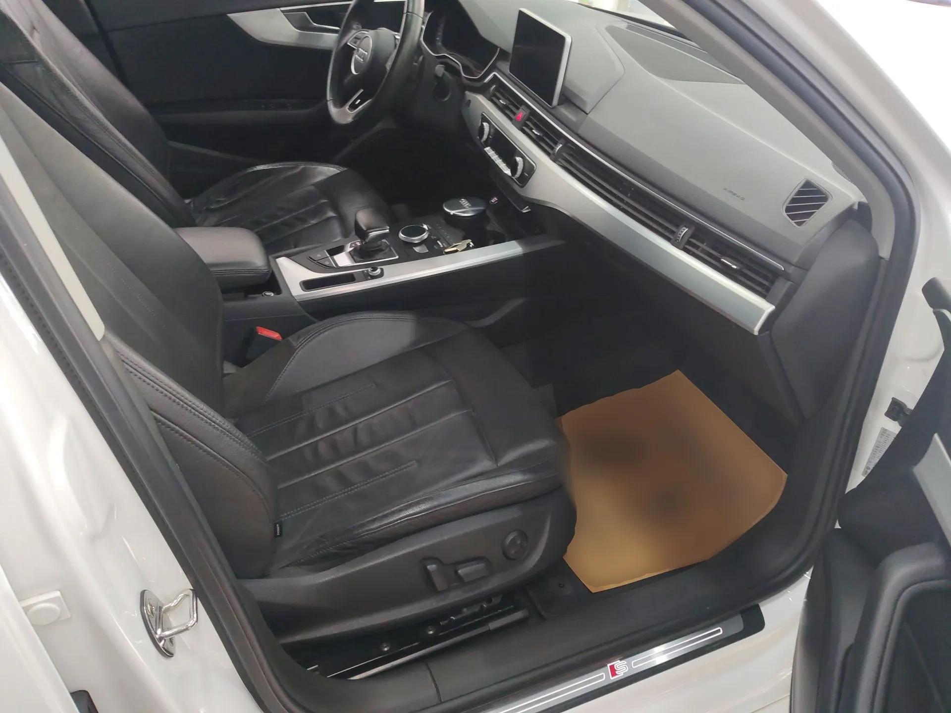 Audi A4L 2018 30th Anniversary Edition 40 TFSI Fashion Model — миниатюра 23