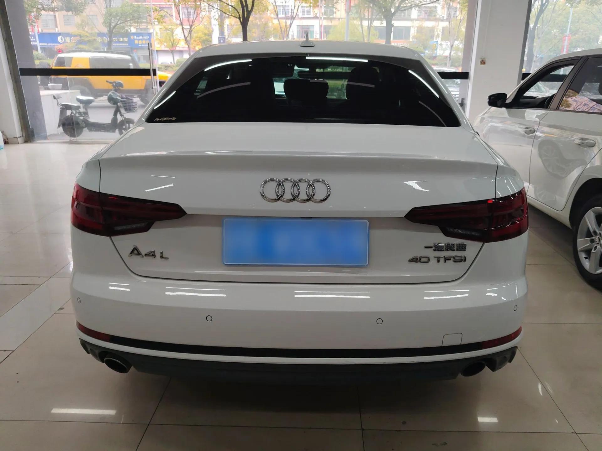Audi A4L 2018 30th Anniversary Edition 40 TFSI Fashion Model — миниатюра 5