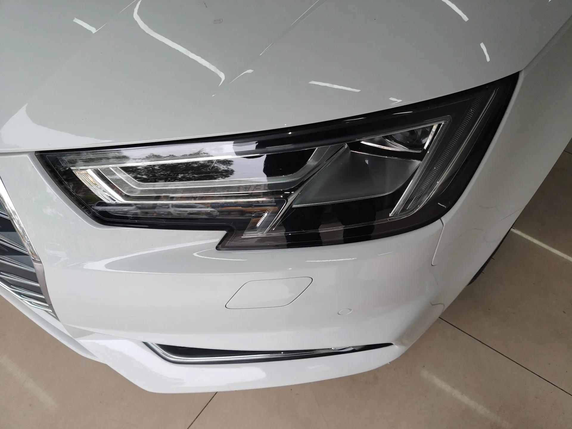 Audi A4L 2018 30th Anniversary Edition 40 TFSI Fashion Model — миниатюра 9