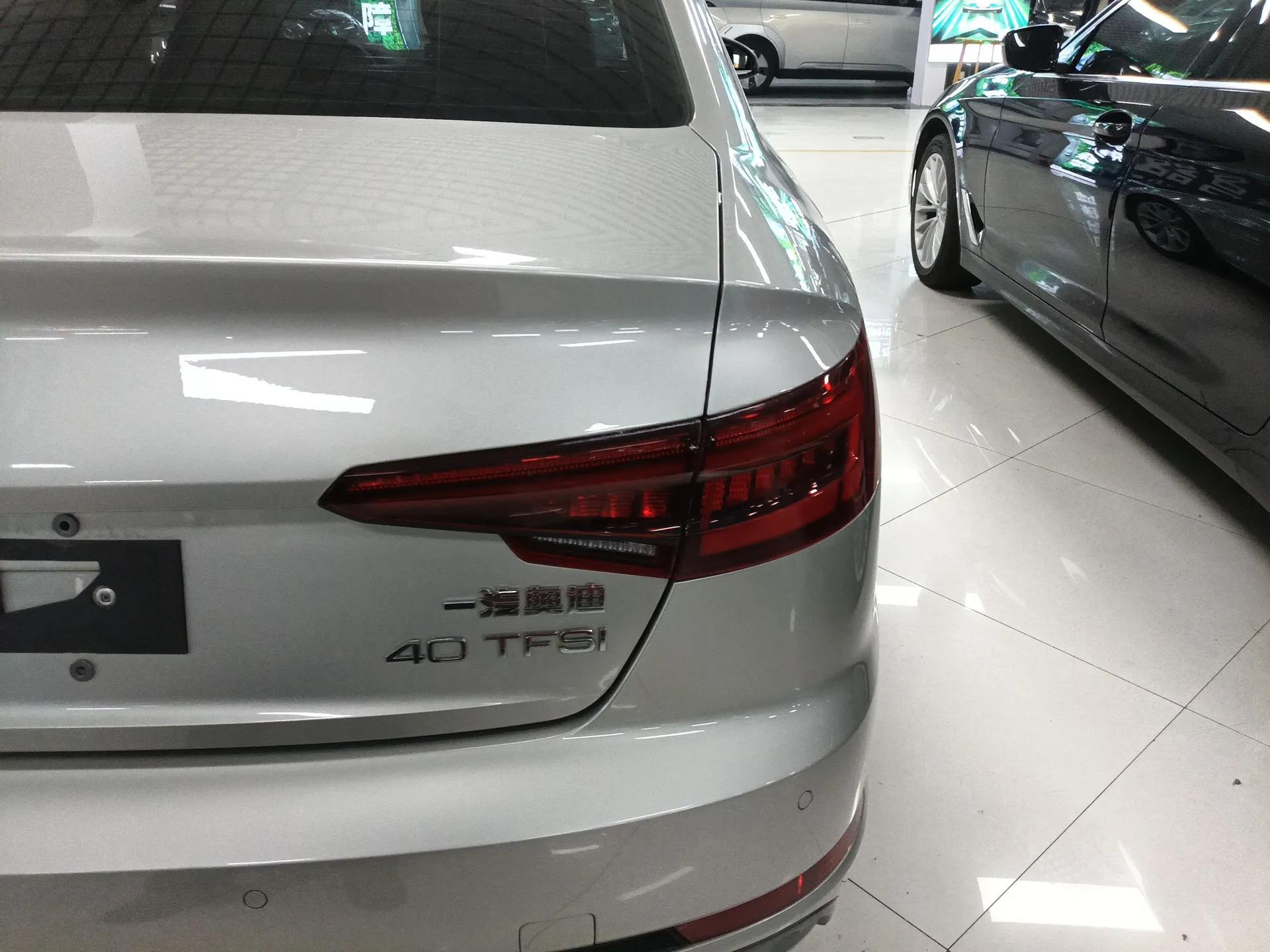 Audi A4L 2018 30th Anniversary Edition 40 TFSI Fashion Model — миниатюра 8