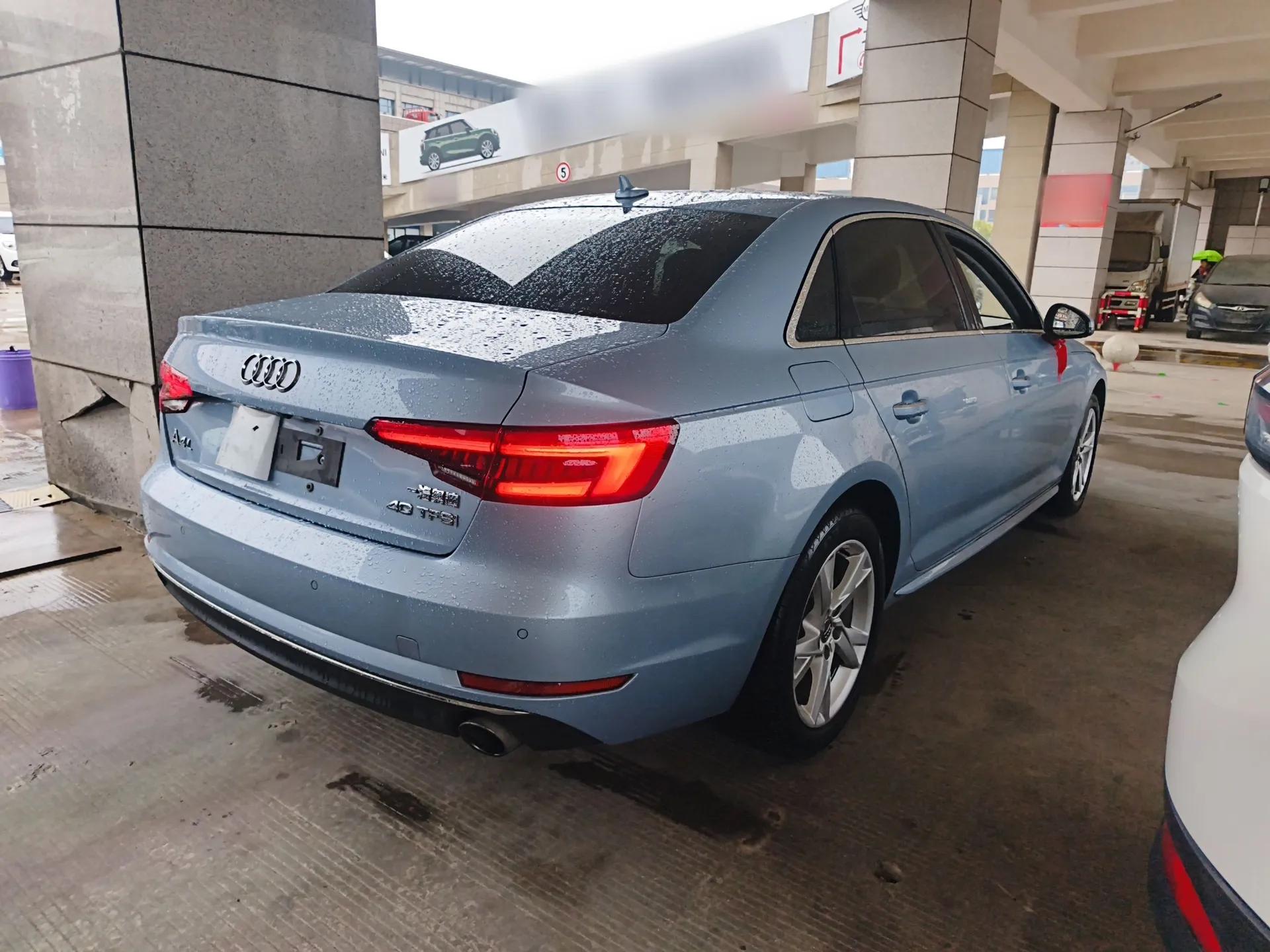 Audi A4L 2018 30th Anniversary Edition 40 TFSI Trendy Model — миниатюра 6