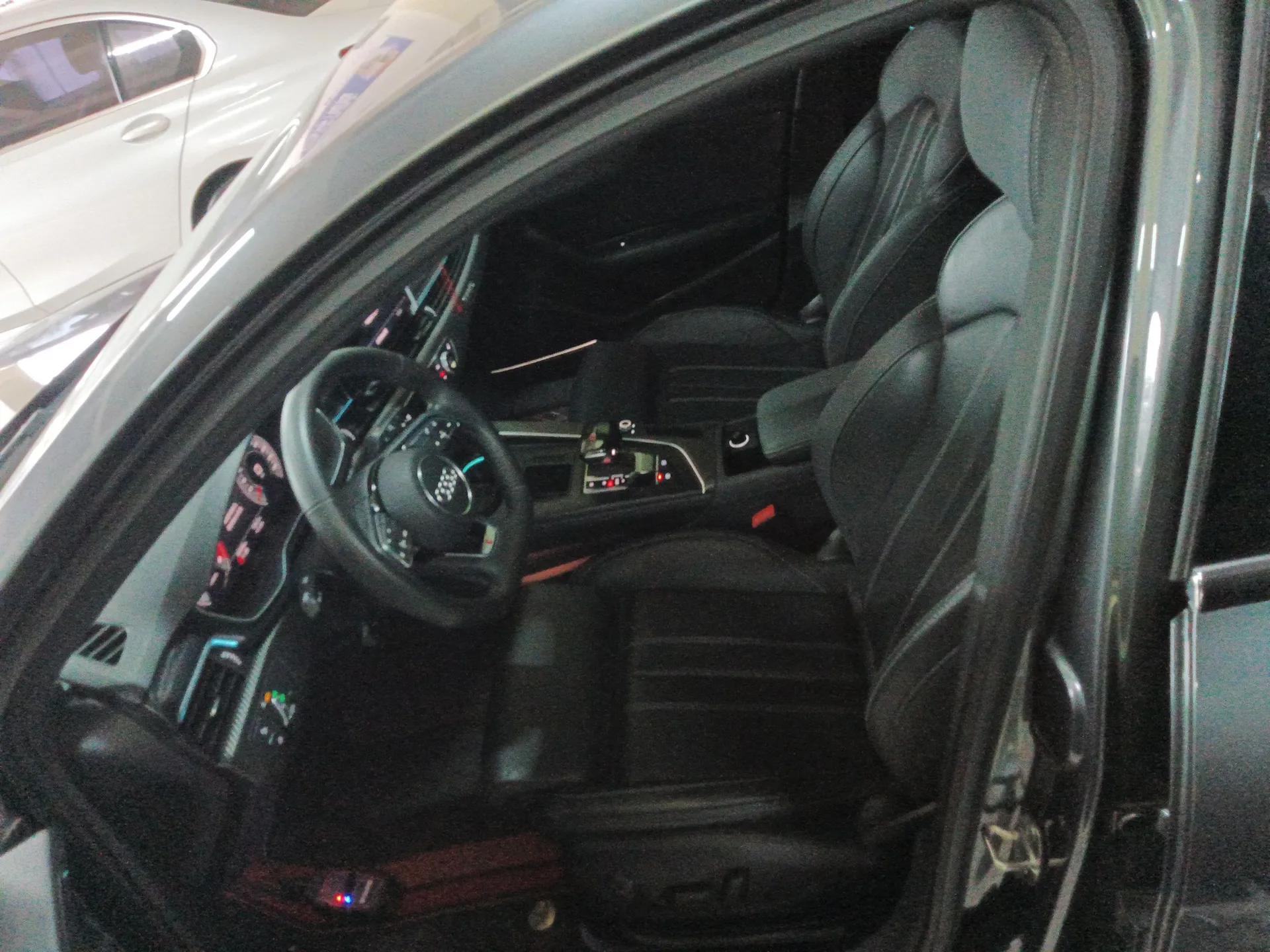 Audi A4L 2020 40 TFSI quattro Luxury Dynamic Model — миниатюра 17
