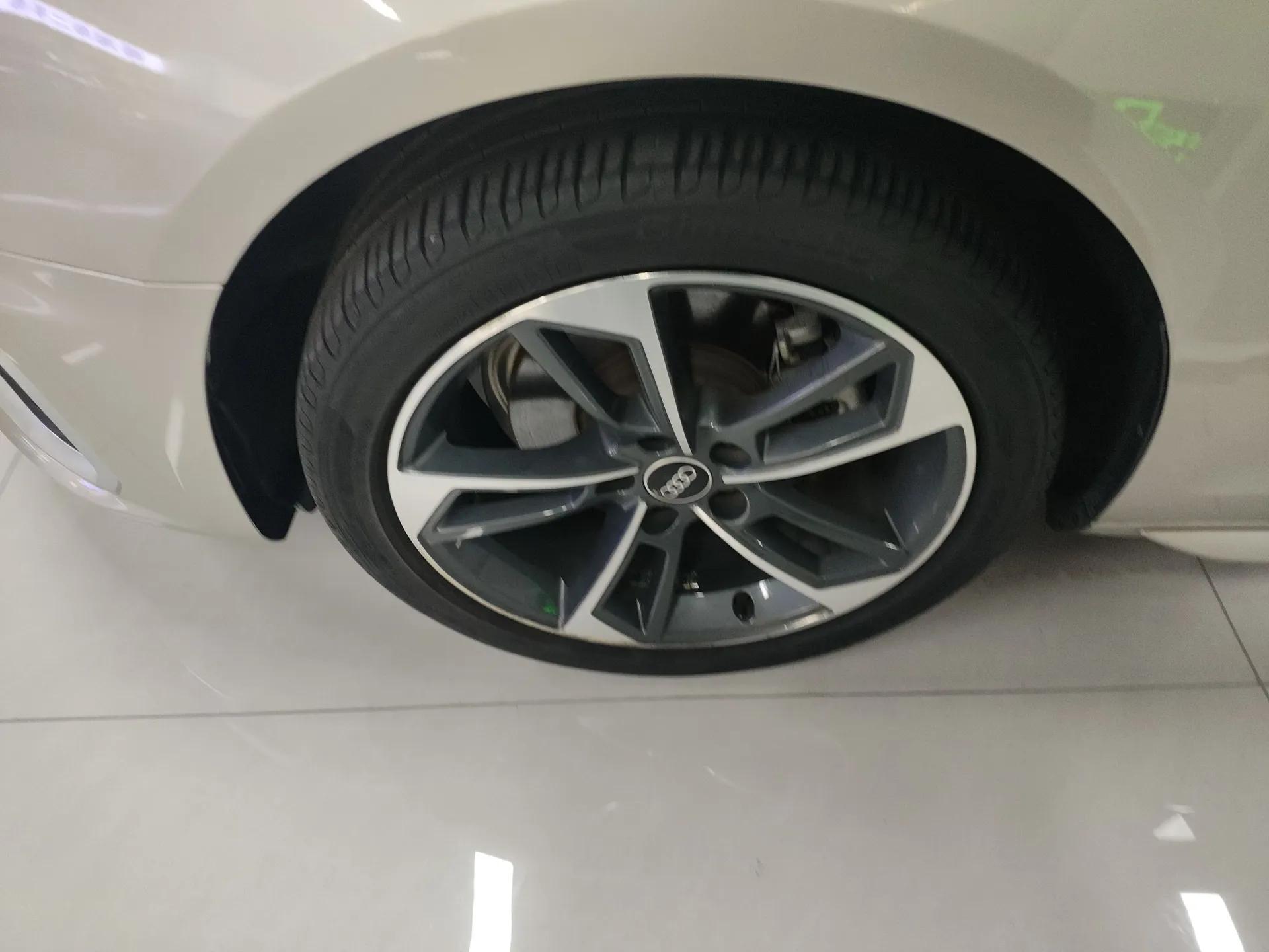 Audi A4L 2022 40 TFSI Fashion Dynamic Model — миниатюра 3