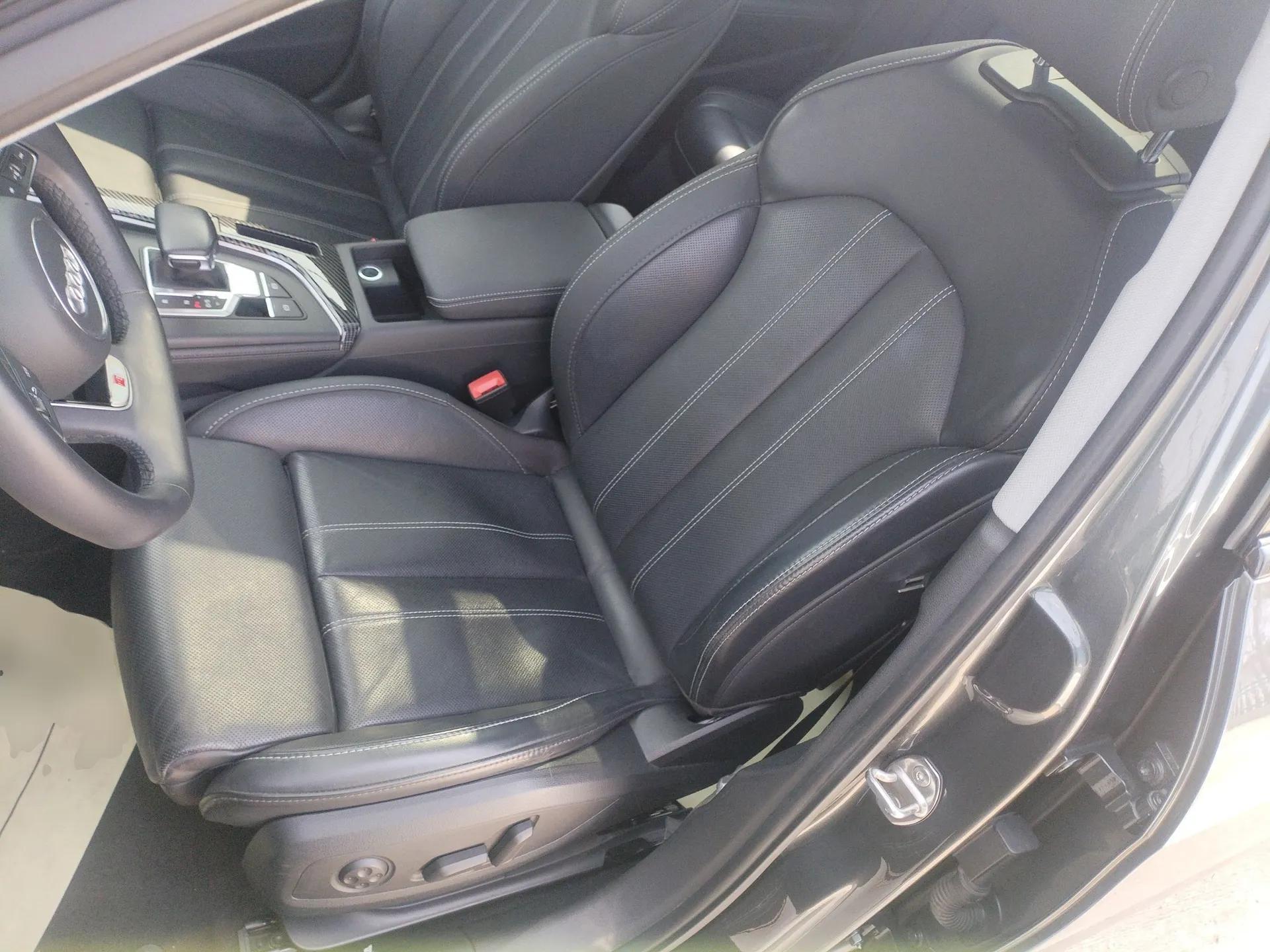 Audi A4L 2022 40 TFSI Luxury Dynamic Model — миниатюра 18