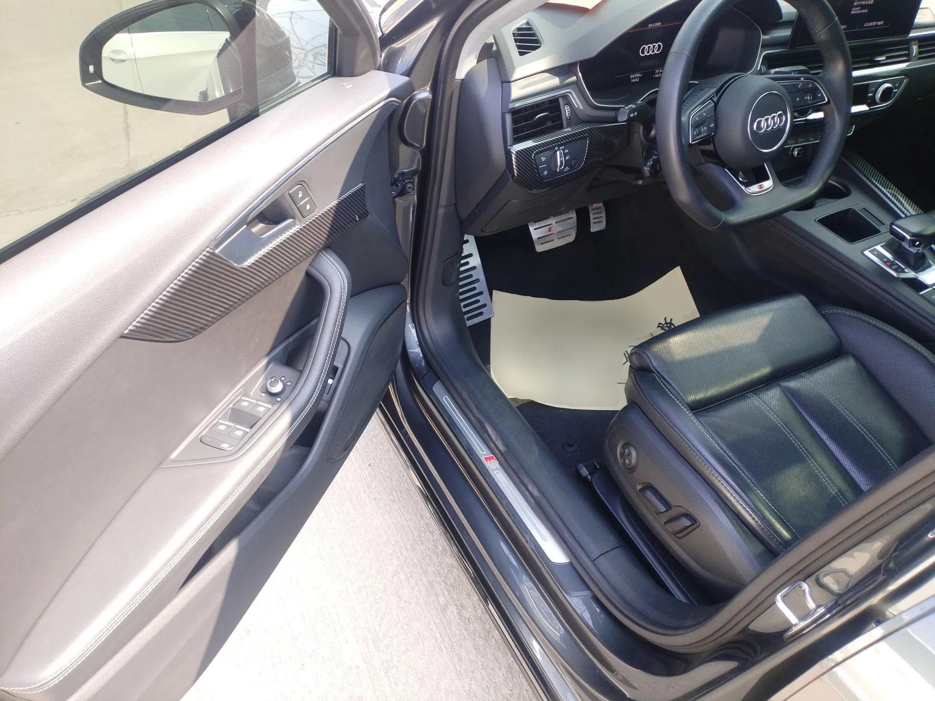 Audi A4L 2022 40 TFSI Luxury Dynamic Model — миниатюра 19