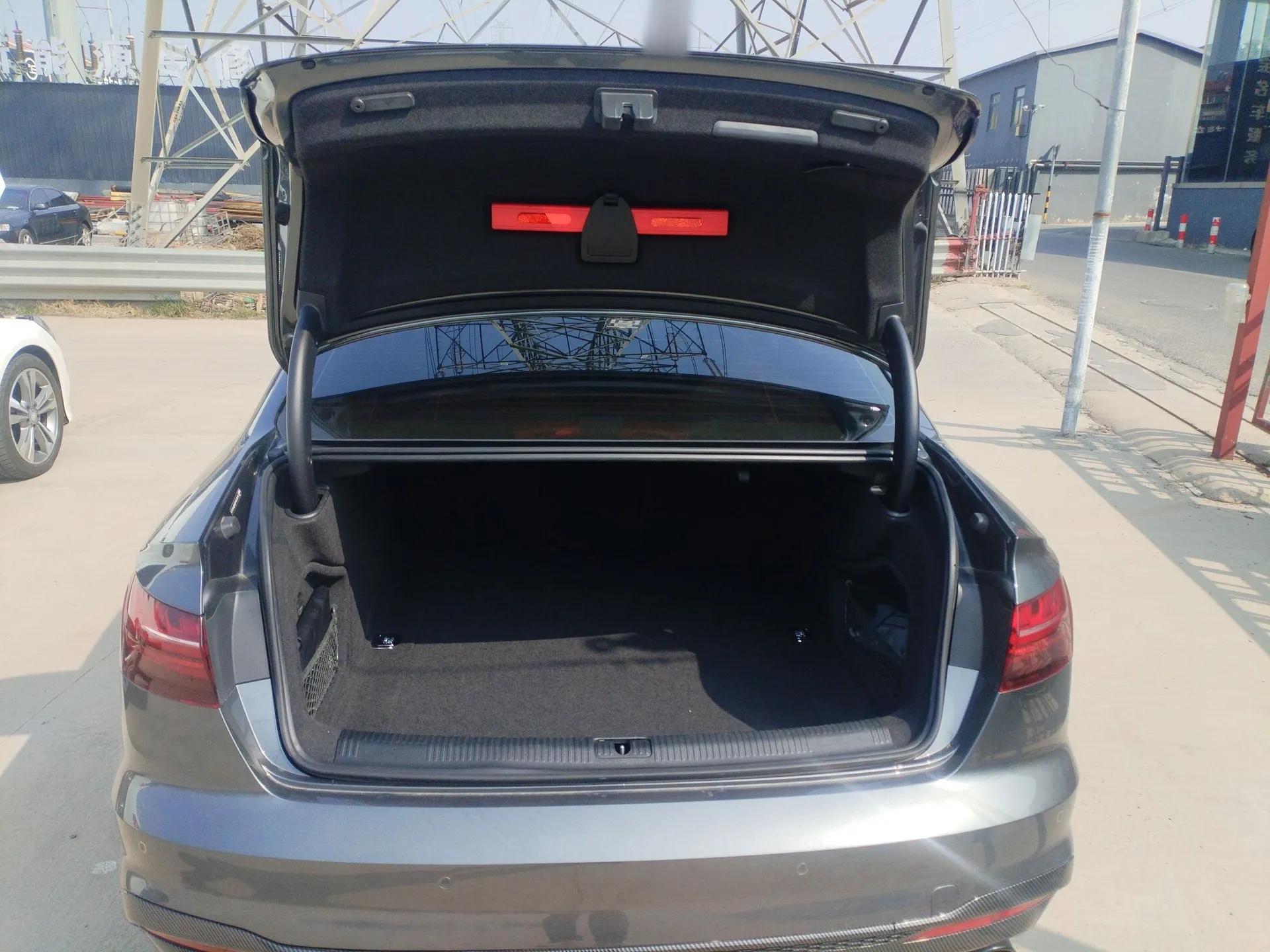 Audi A4L 2022 40 TFSI Luxury Dynamic Model — миниатюра 22