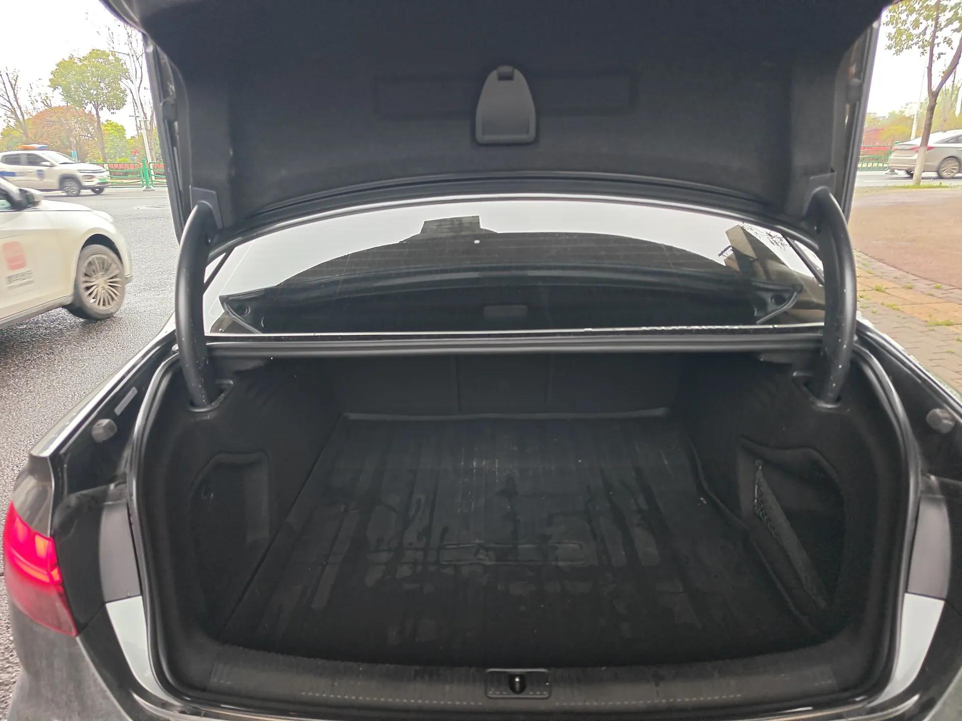 Audi A4L 2022 40 TFSI Fashion Dynamic Model — миниатюра 22