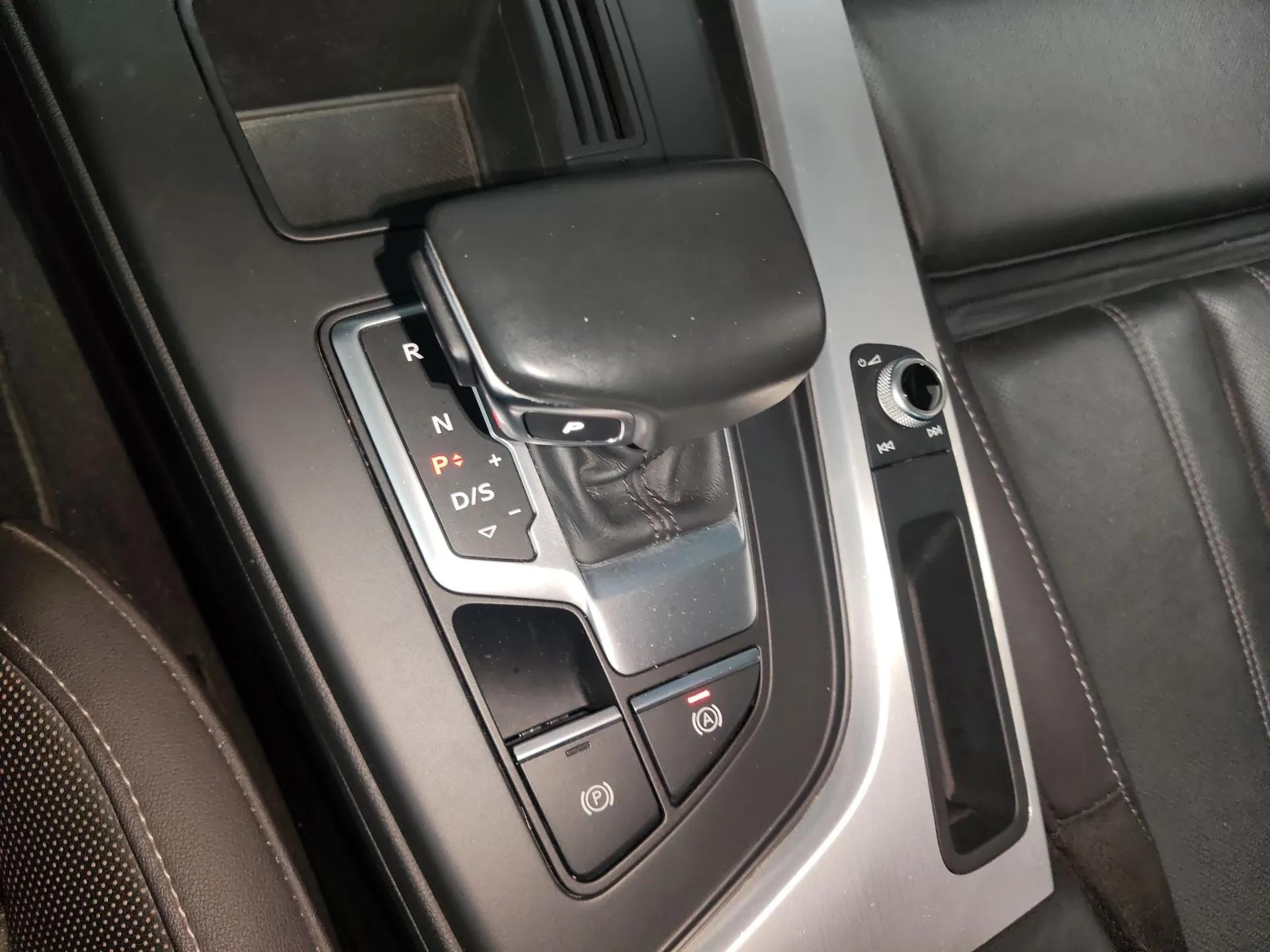 Audi A4L 2020 40 TFSI Fashion Dynamic Model — миниатюра 17