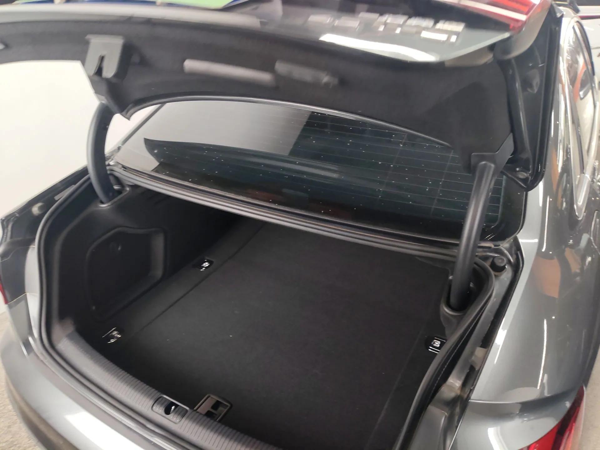 Audi A4L 2020 40 TFSI Fashion Dynamic Model — миниатюра 22