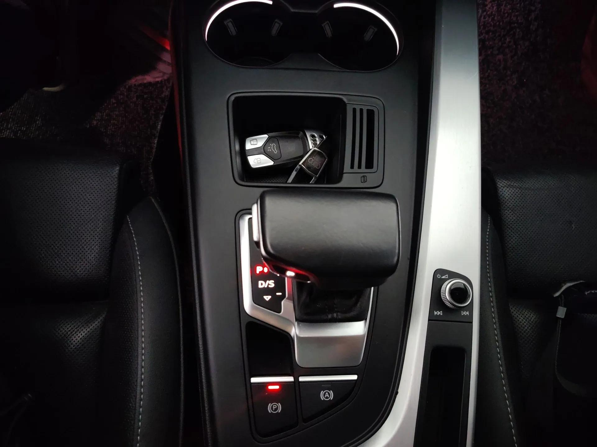 Audi A4L 2020 40 TFSI quattro Luxury Dynamic Model — миниатюра 17