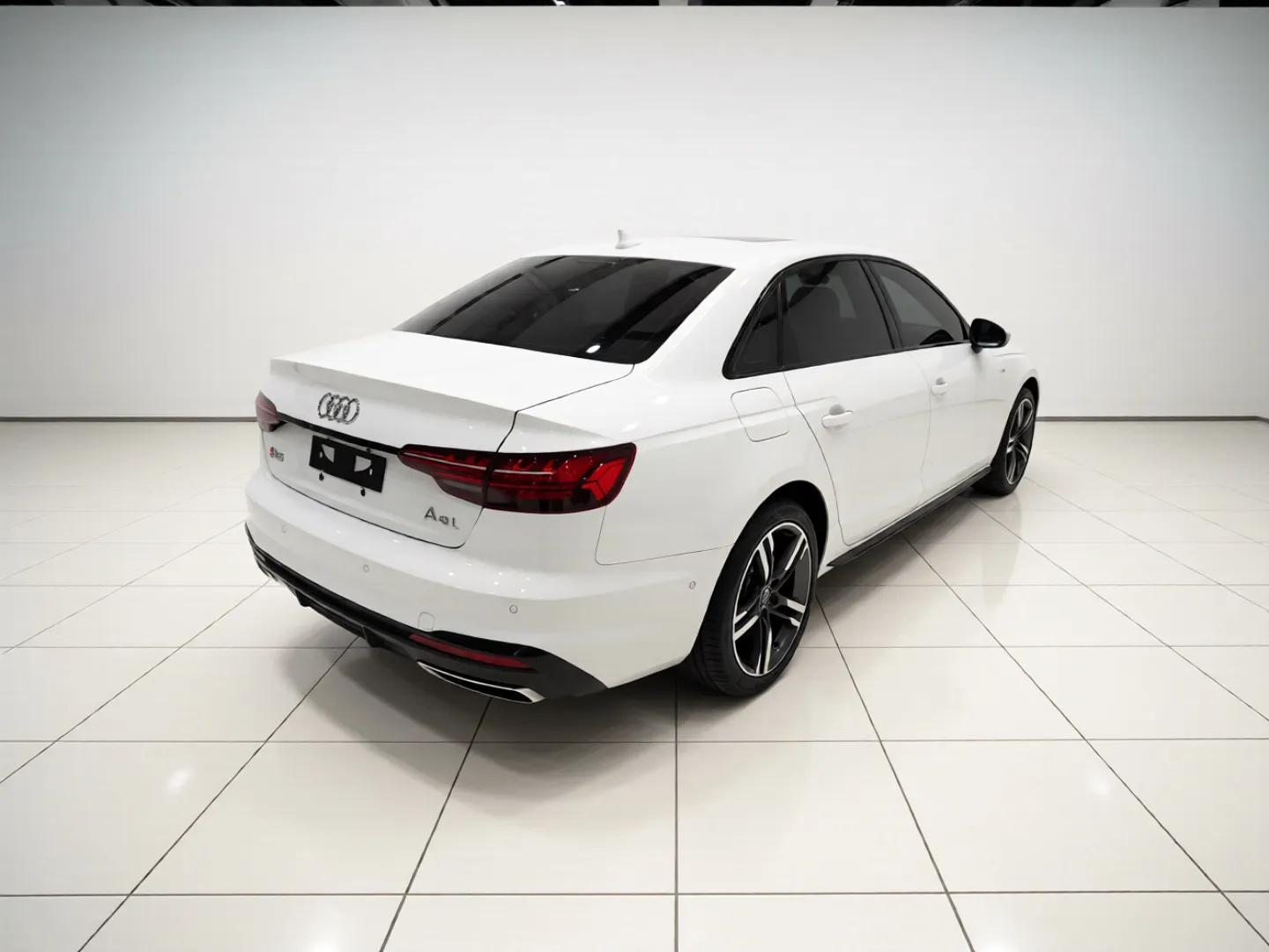 Audi A4L 2022 40 TFSI Luxury Dynamic Model — миниатюра 4