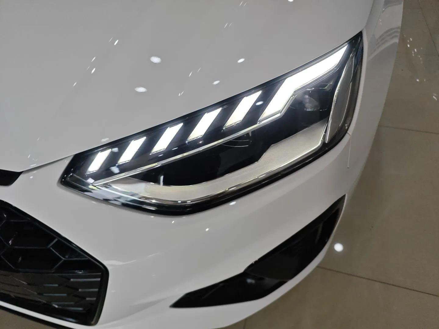 Audi A4L 2022 40 TFSI Luxury Dynamic Model — миниатюра 5