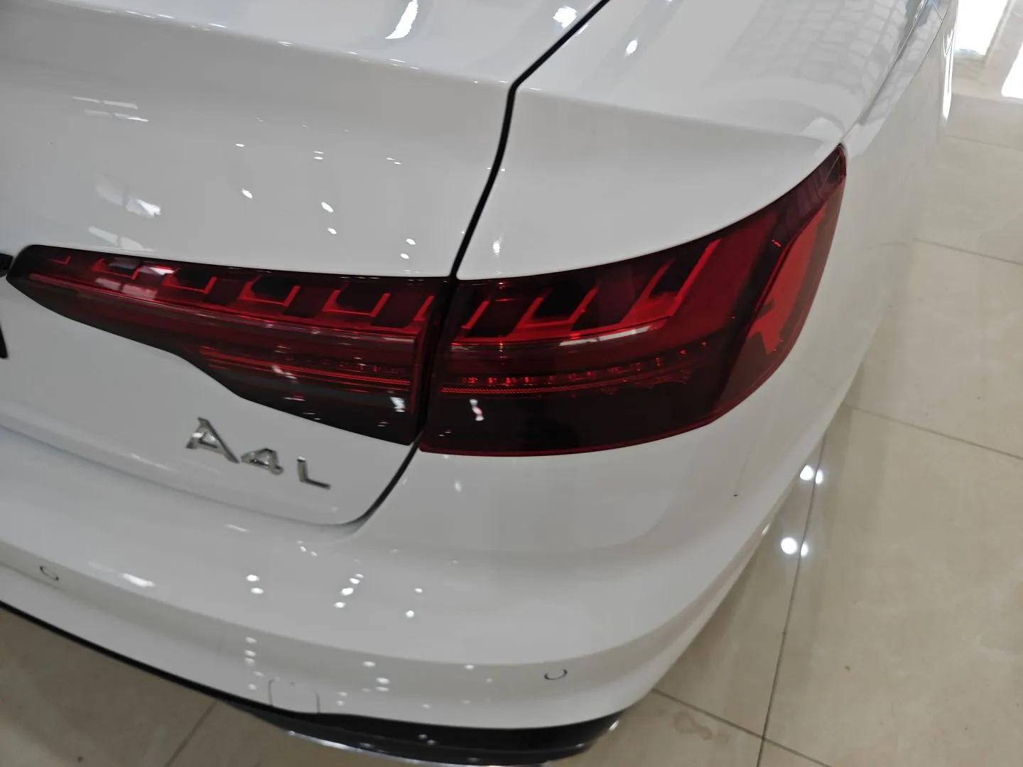 Audi A4L 2022 40 TFSI Luxury Dynamic Model — миниатюра 8