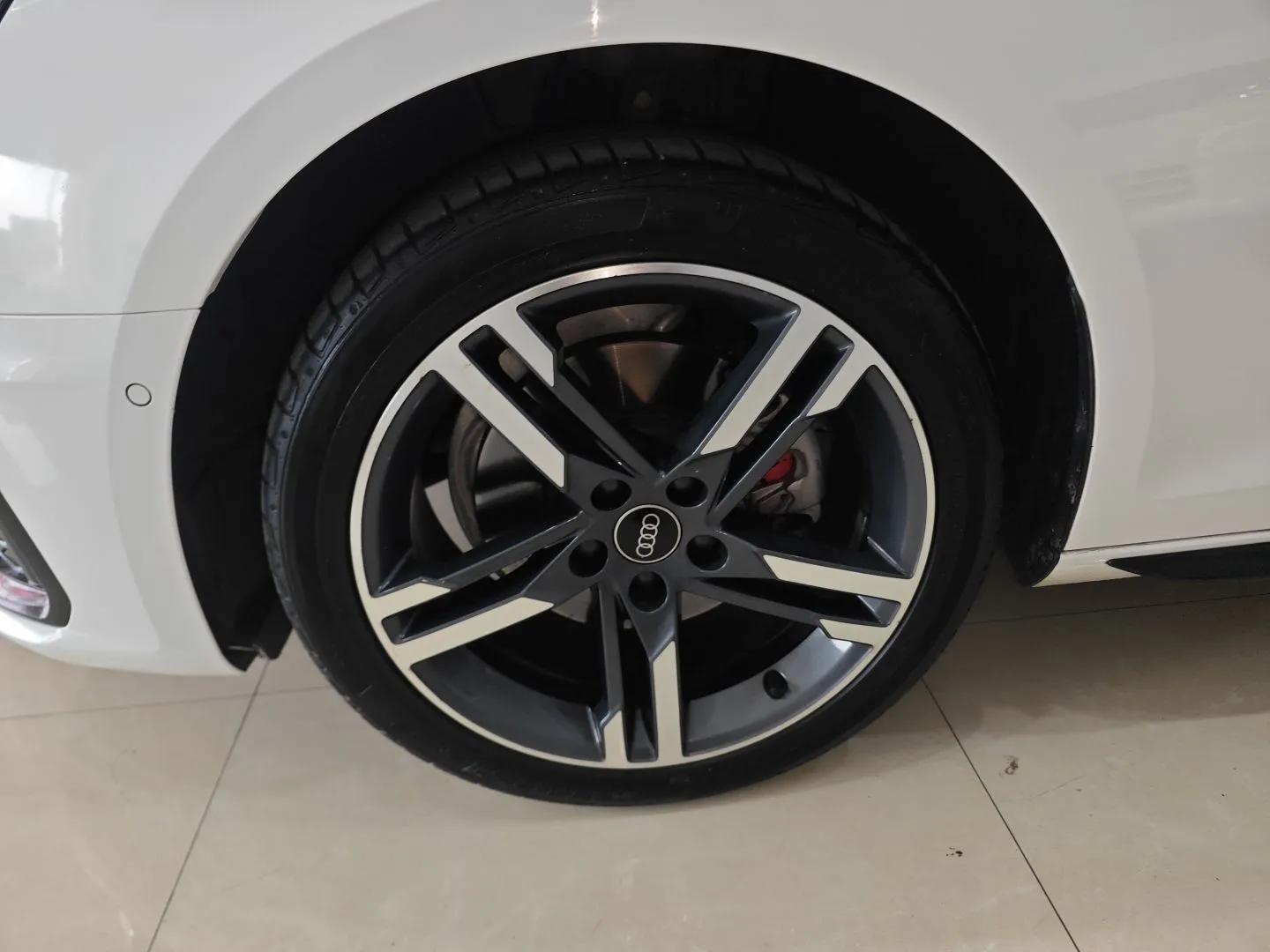 Audi A4L 2022 40 TFSI Luxury Dynamic Model — миниатюра 9
