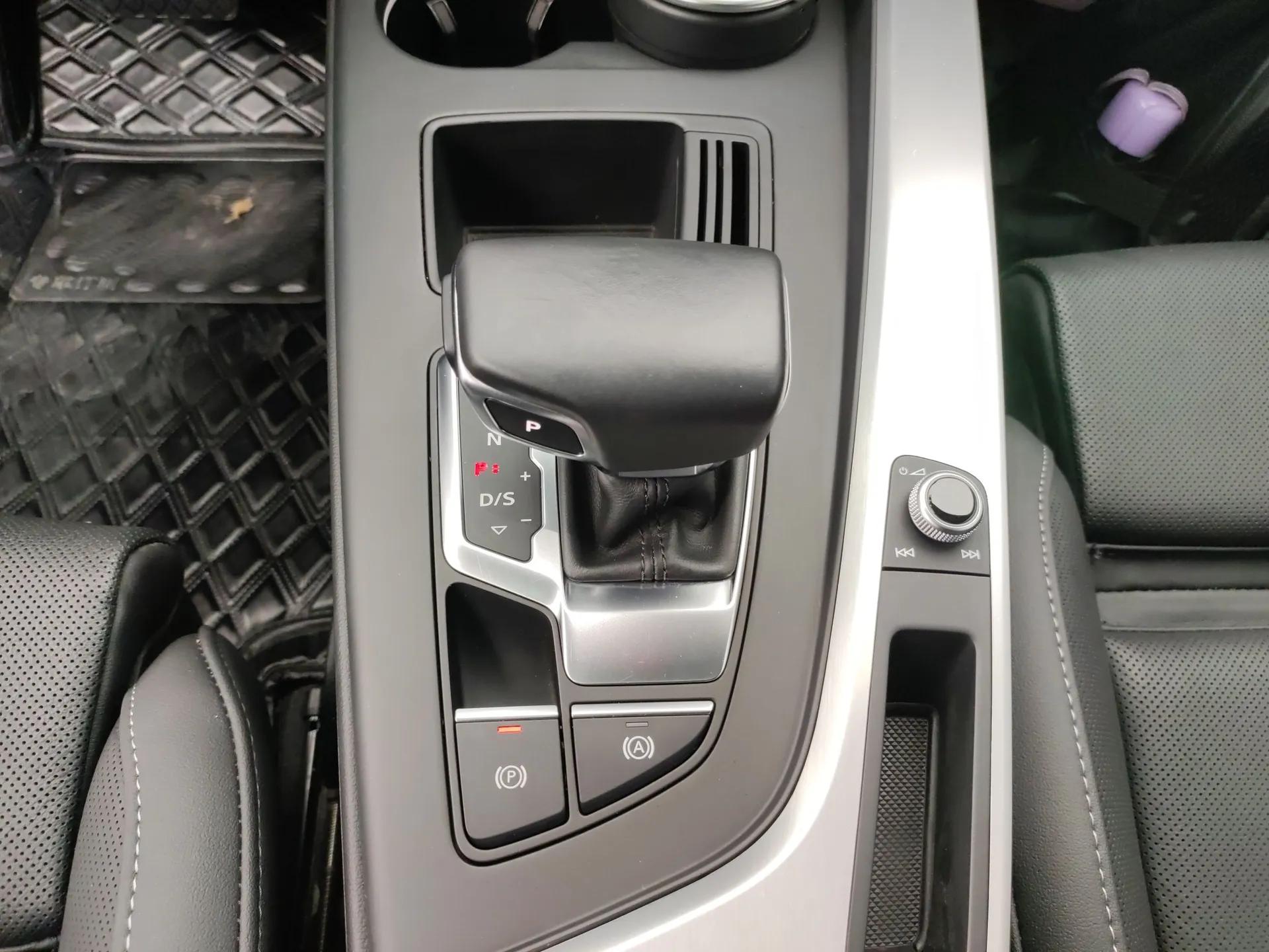 Audi A4L 2020 40 TFSI Luxury Dynamic Model — миниатюра 16