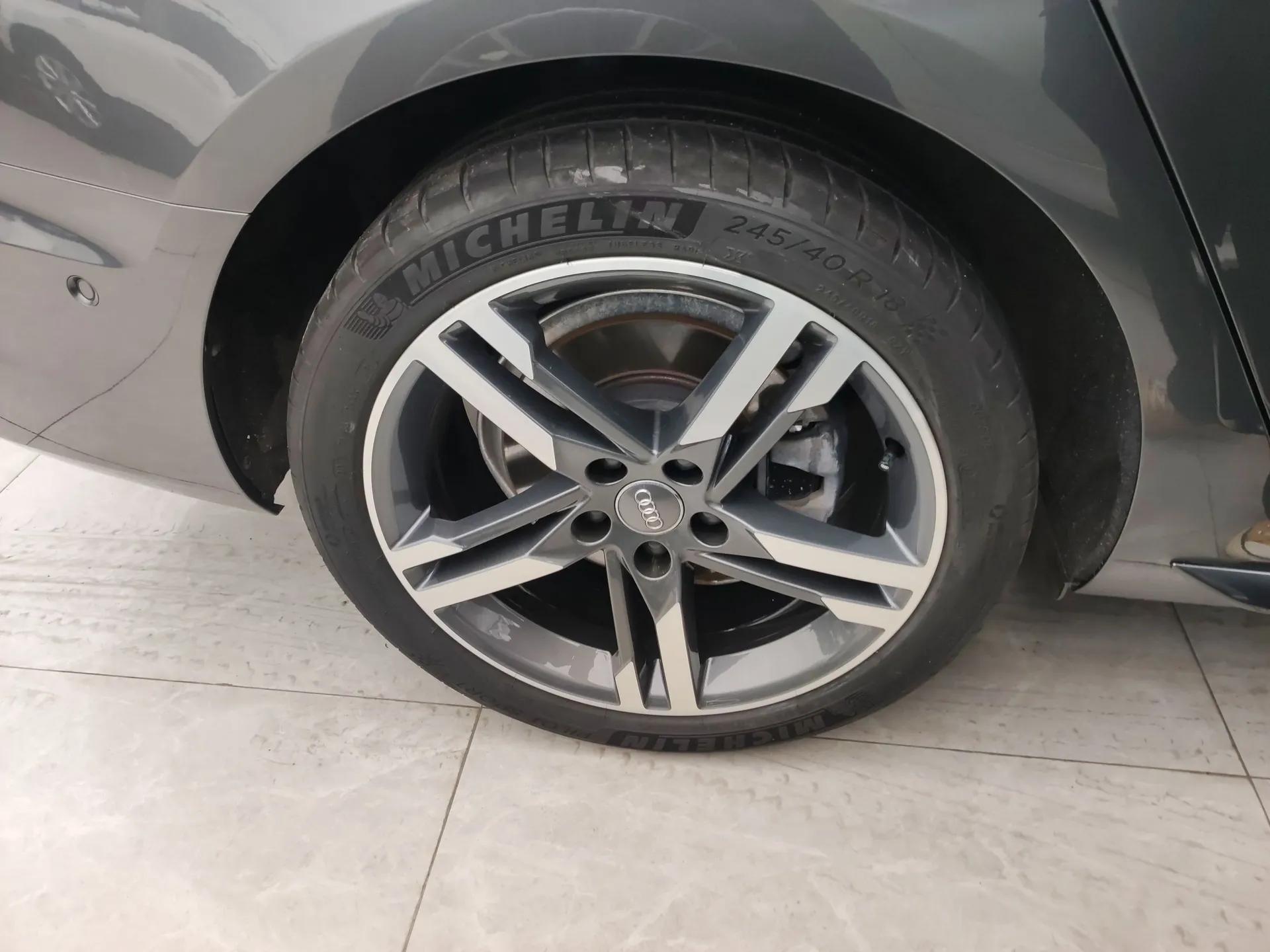 Audi A4L 2020 40 TFSI Luxury Dynamic Model — миниатюра 10