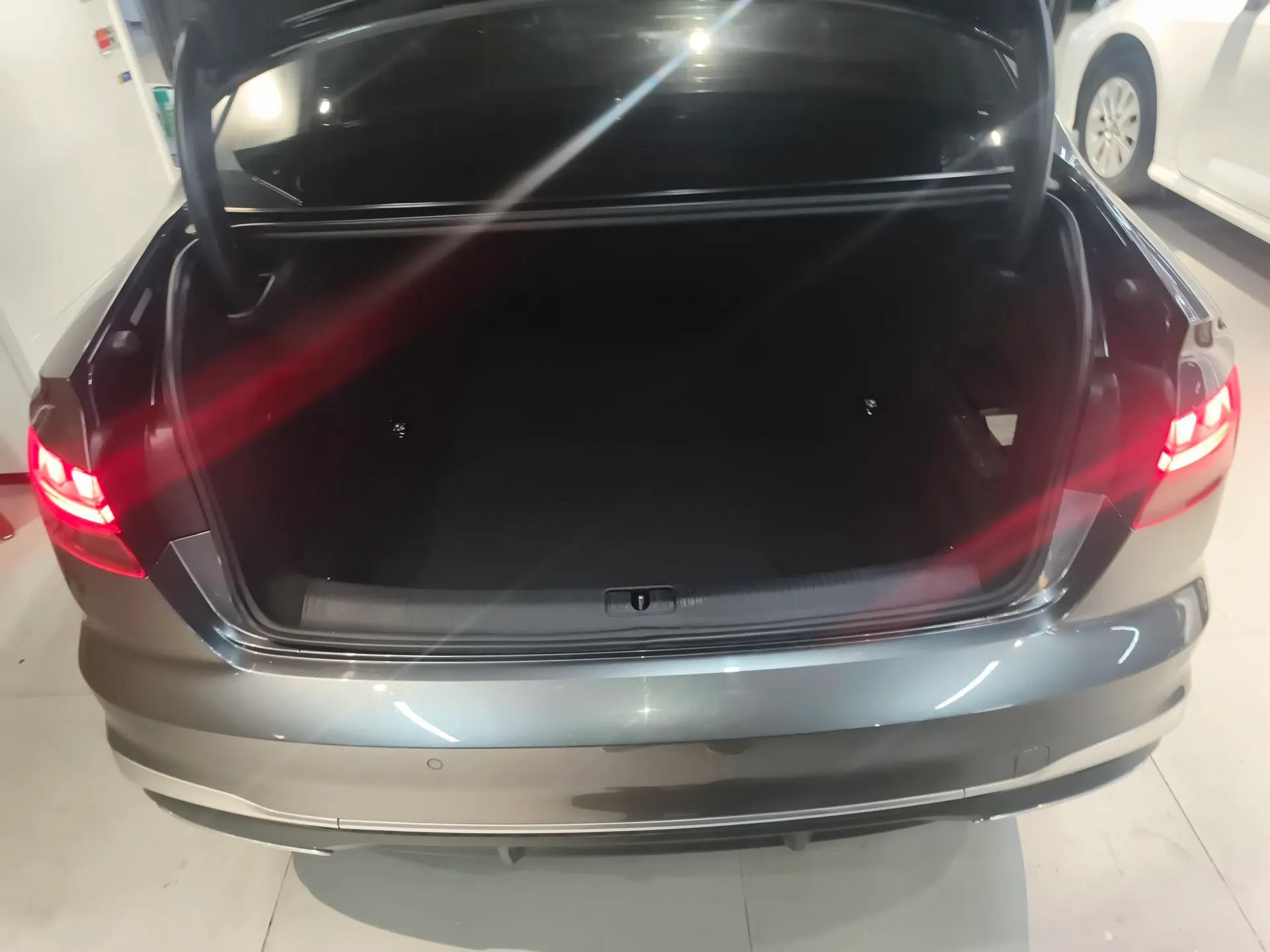 Audi A4L 2020 40 TFSI Fashion Dynamic Model — миниатюра 22