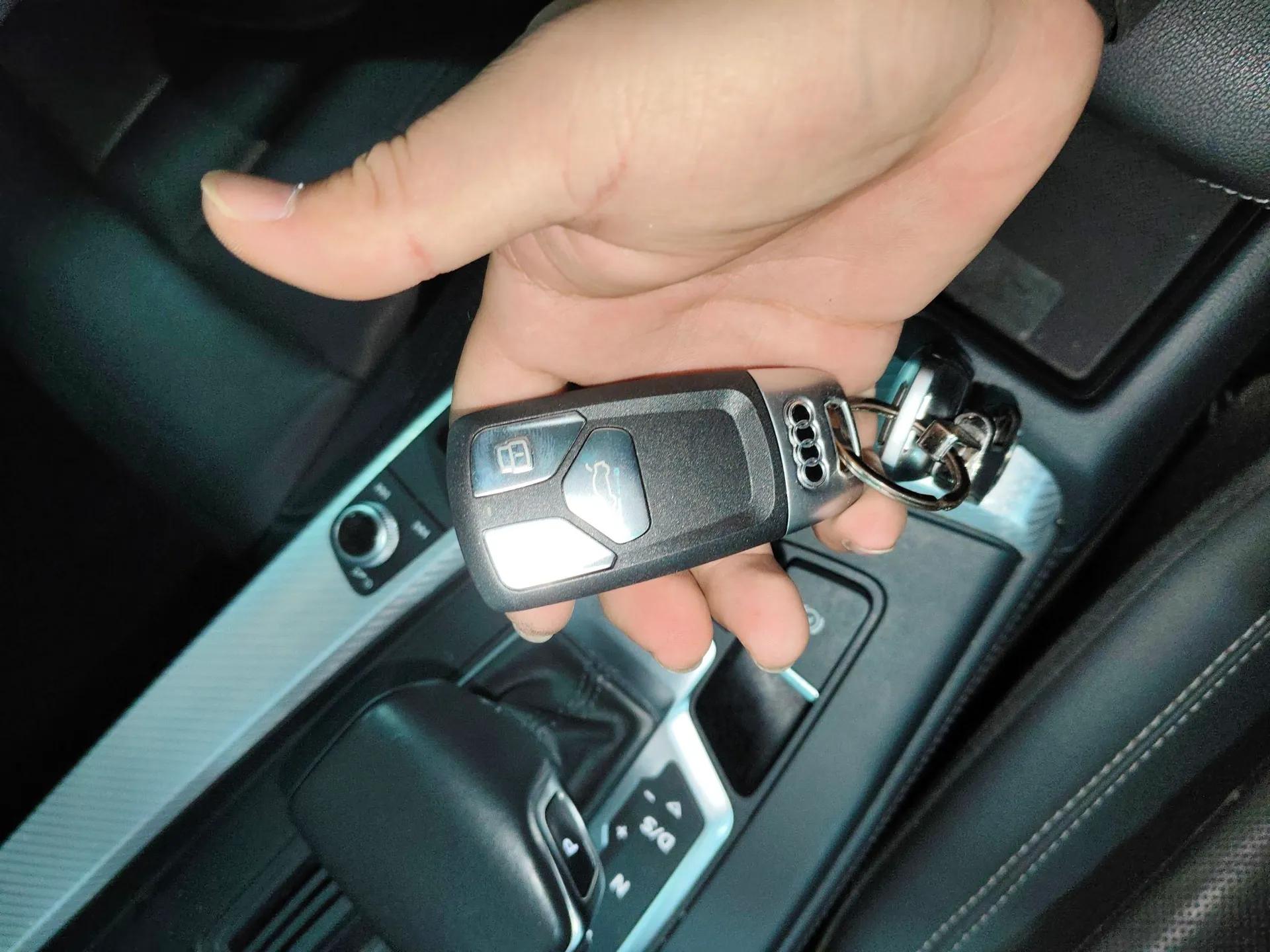 Audi A4L 2020 40 TFSI Fashionable and Elegant Model — миниатюра 12