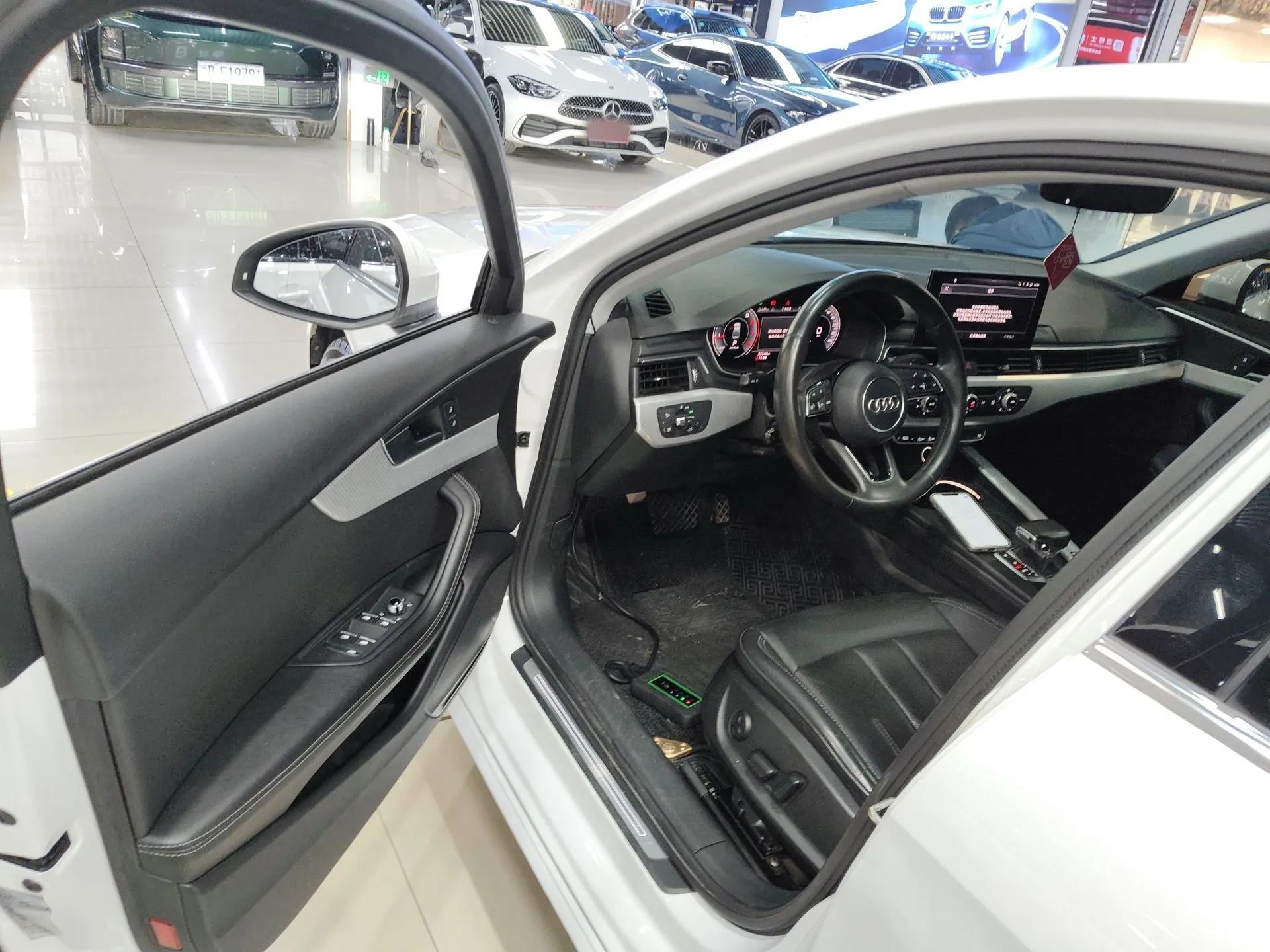Audi A4L 2020 40 TFSI Fashionable and Elegant Model — миниатюра 19