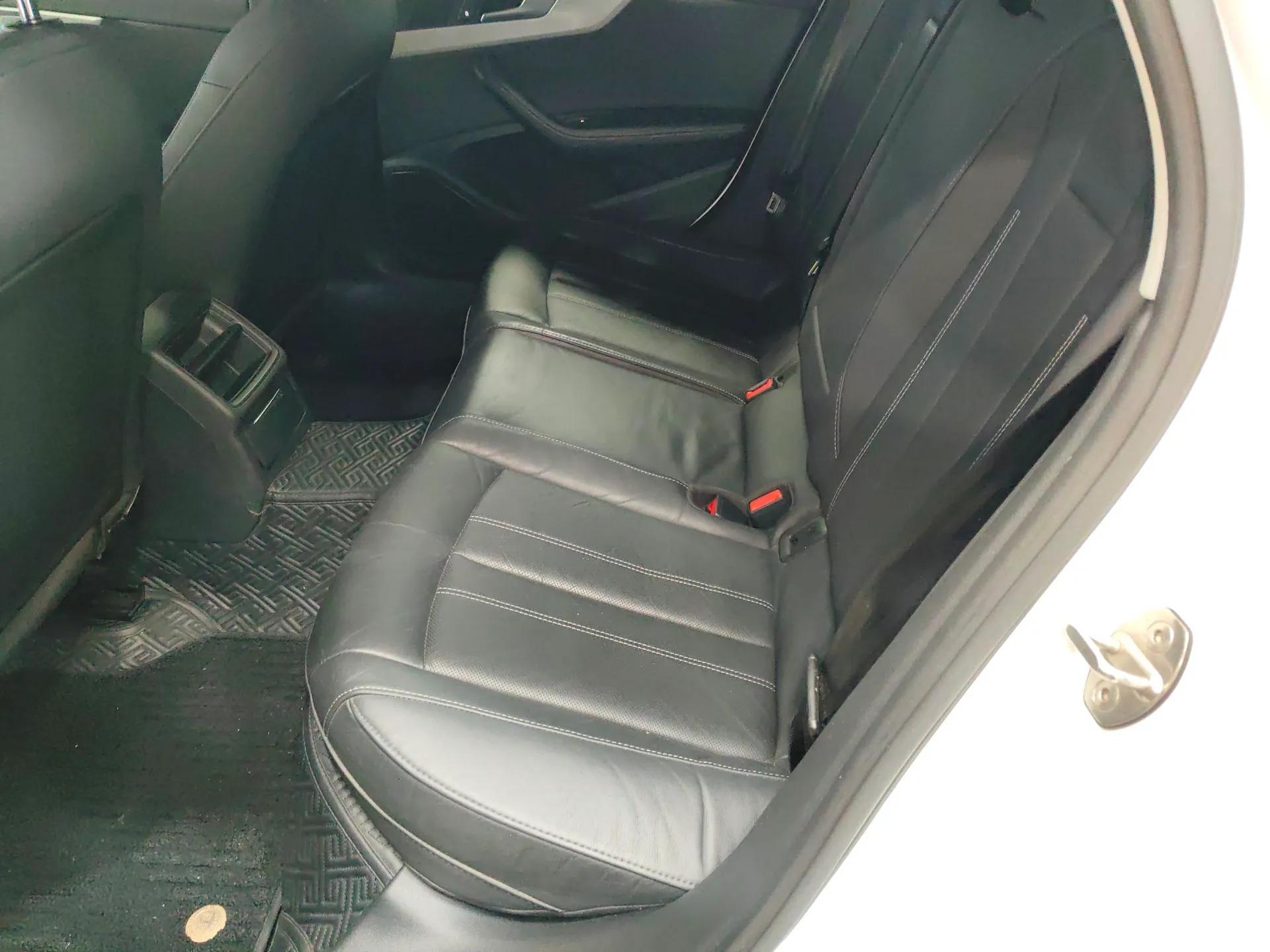 Audi A4L 2020 40 TFSI Fashionable and Elegant Model — миниатюра 20