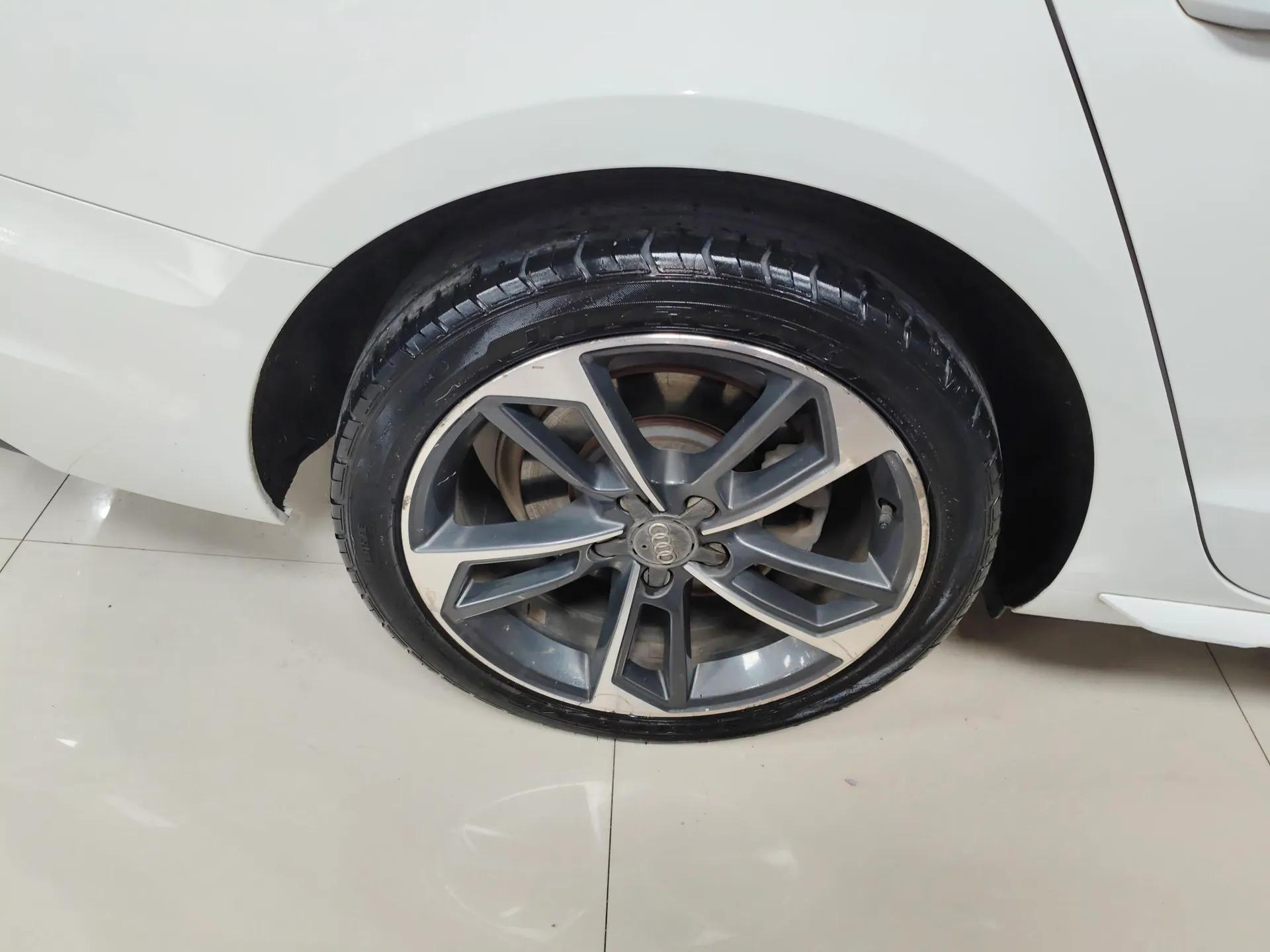 Audi A4L 2020 40 TFSI Fashionable and Elegant Model — миниатюра 10