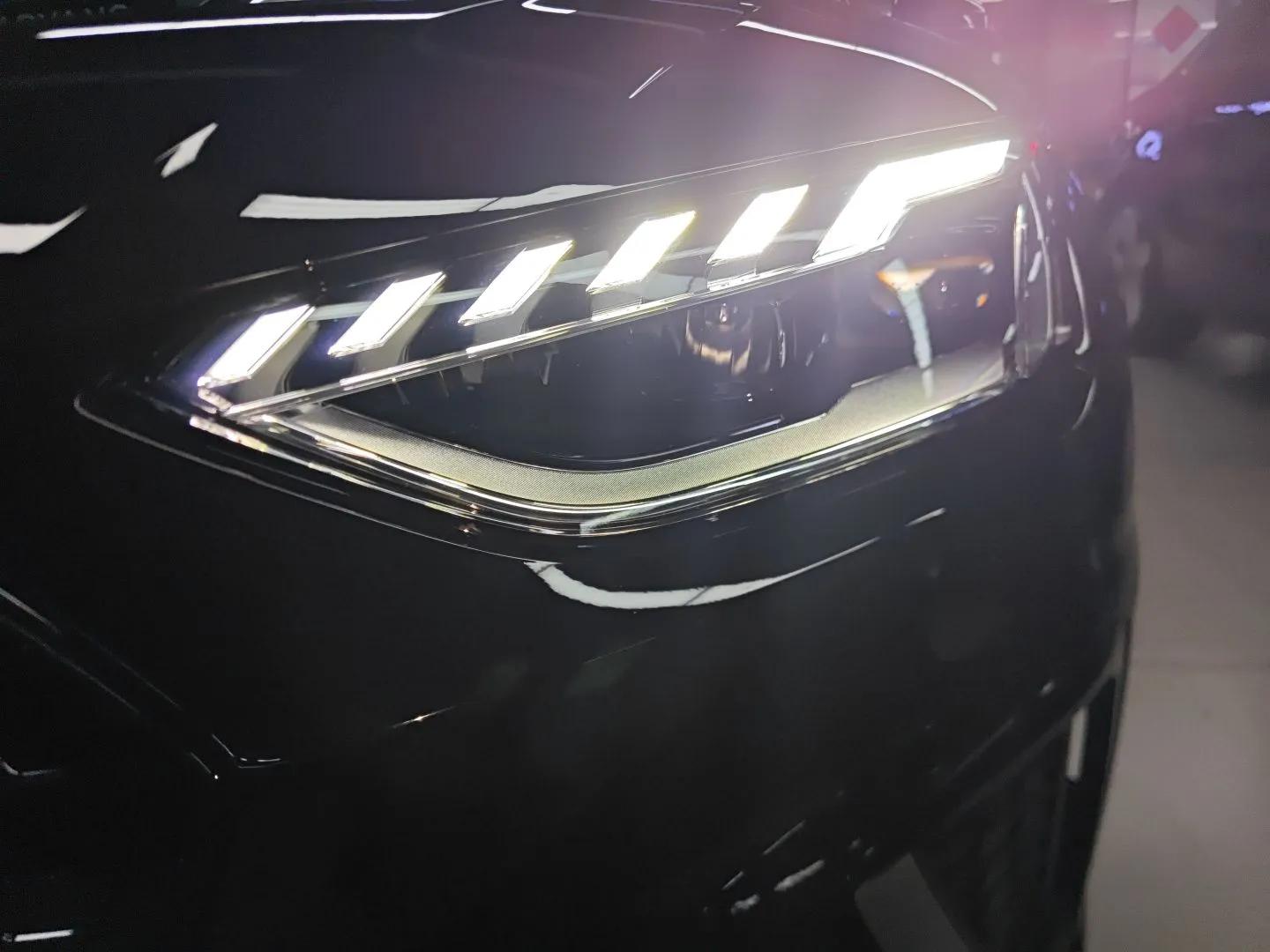 Audi A4L 2022 40 TFSI Luxury Dynamic Model — миниатюра 9