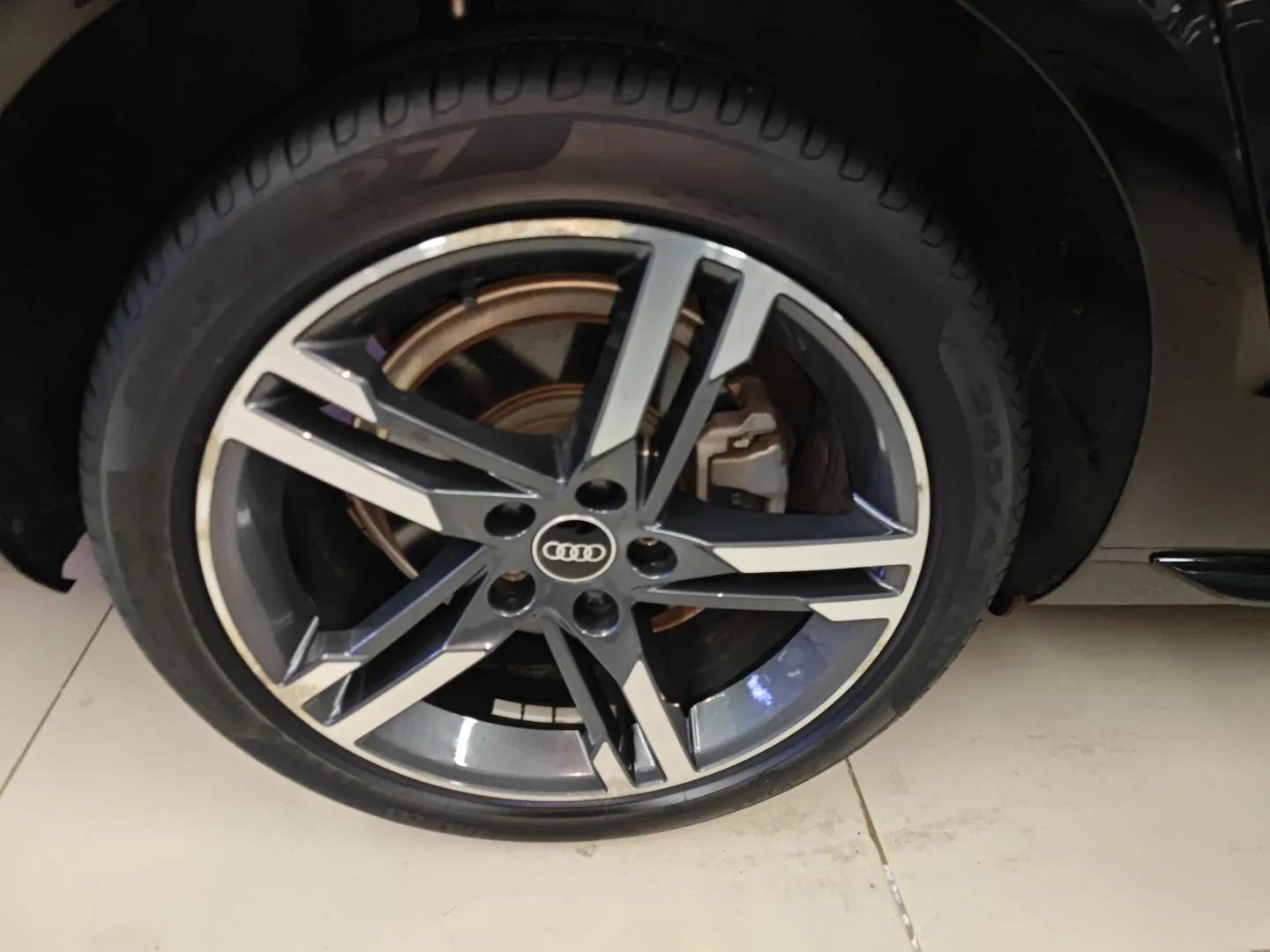 Audi A4L 2022 40 TFSI Luxury Dynamic Model — миниатюра 10