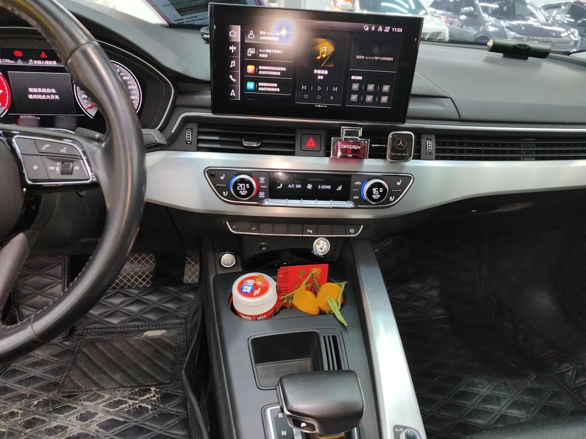 Audi A4L 2022 40 TFSI Luxury Dynamic Model — миниатюра 12