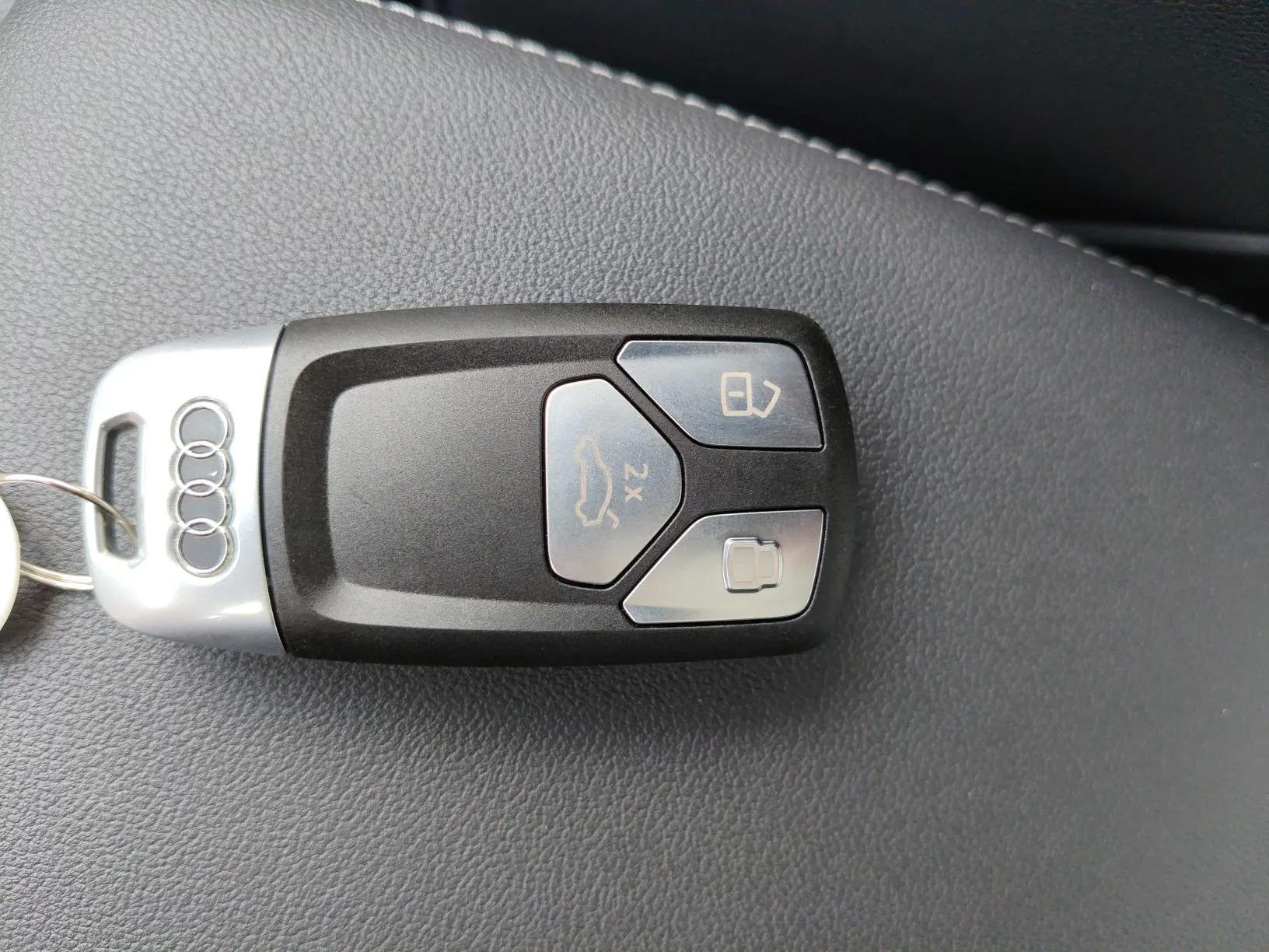 Audi A4L 2020 40 TFSI Luxury Dynamic Model — миниатюра 18