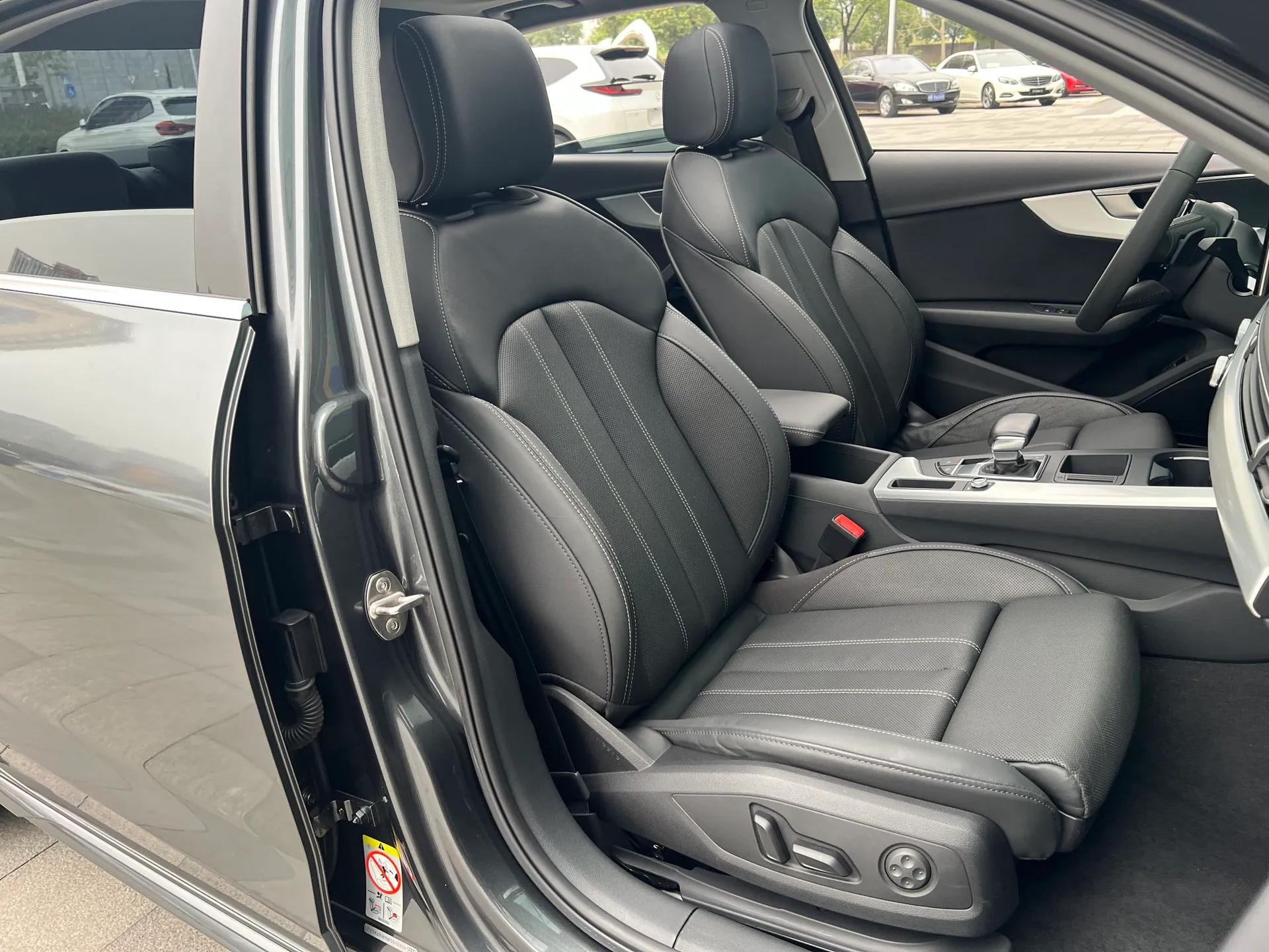 Audi A4L 2020 40 TFSI Luxury Dynamic Model — миниатюра 25