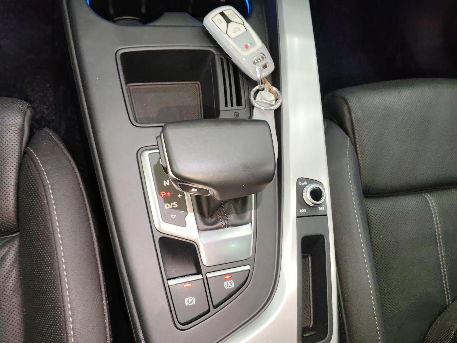 Audi A4L 2022 40 TFSI Fashion Dynamic Model — миниатюра 16