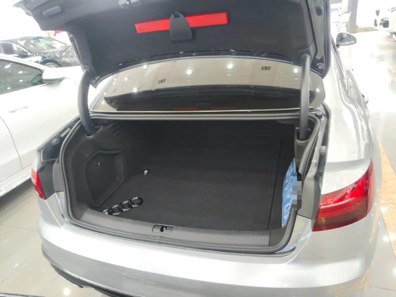 Audi A4L 2022 40 TFSI Fashion Dynamic Model — миниатюра 21