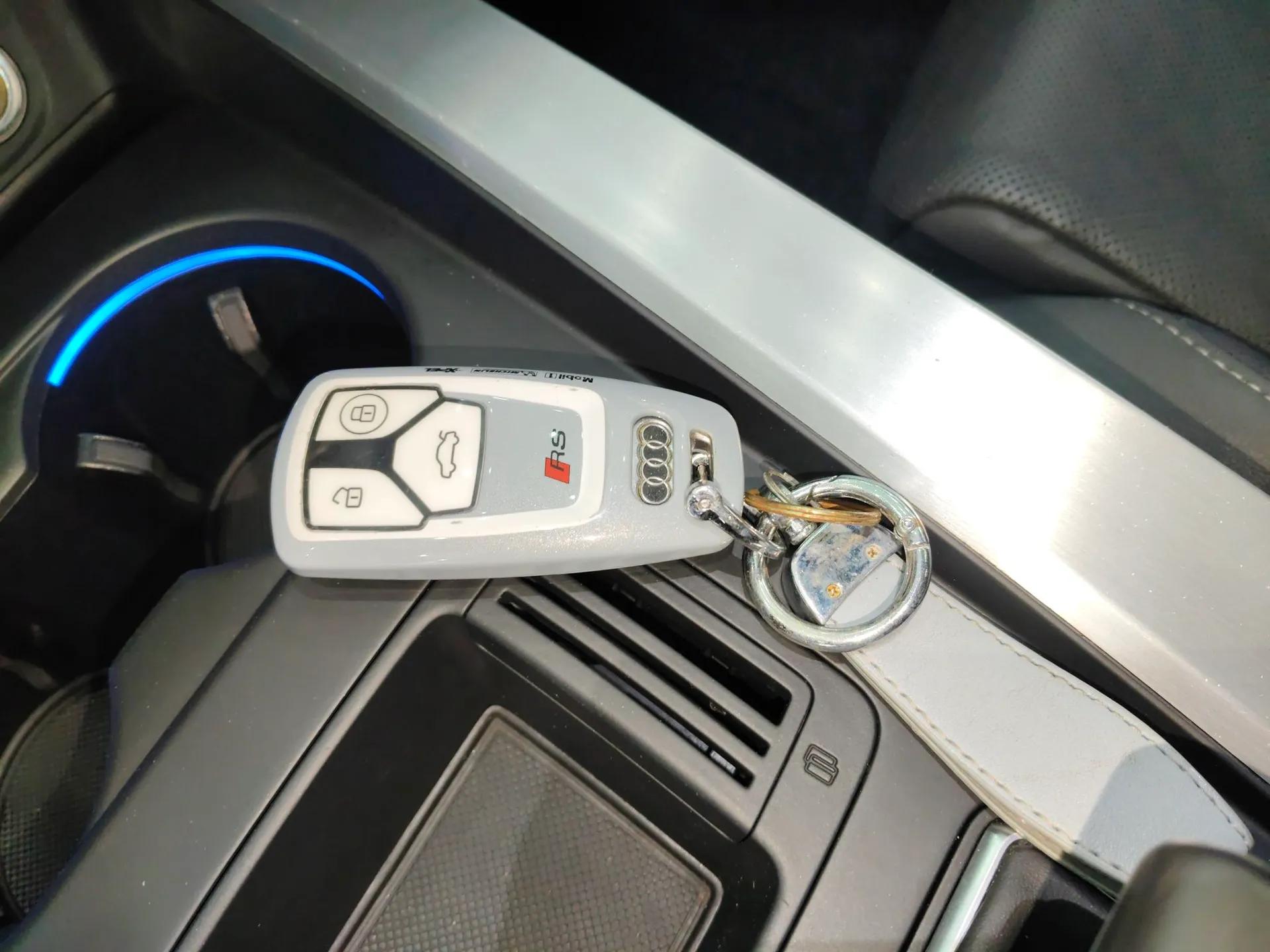 Audi A4L 2022 40 TFSI Fashion Dynamic Model — миниатюра 22