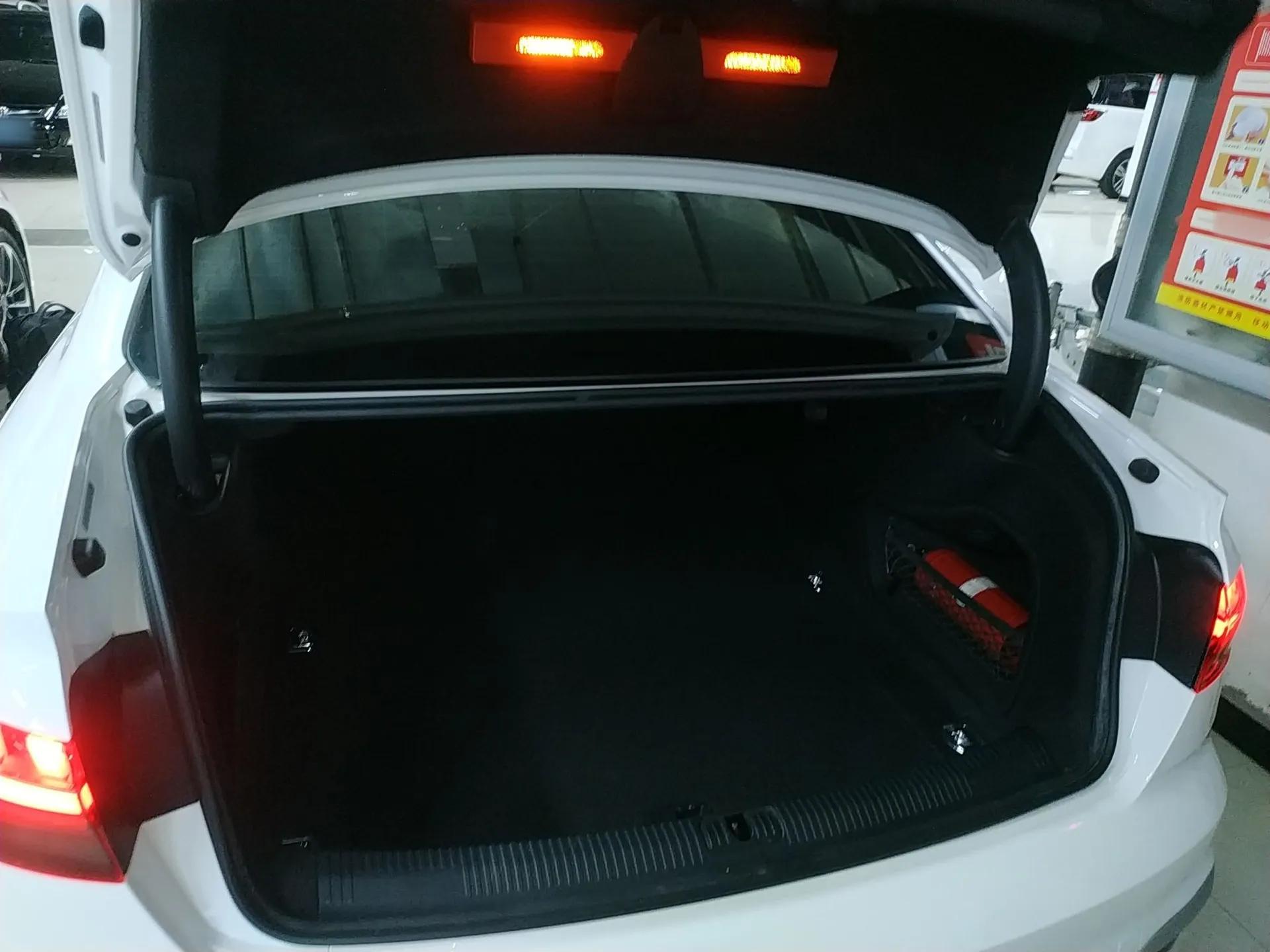 Audi A4L 2020 40 TFSI quattro Luxury Dynamic Model — миниатюра 22
