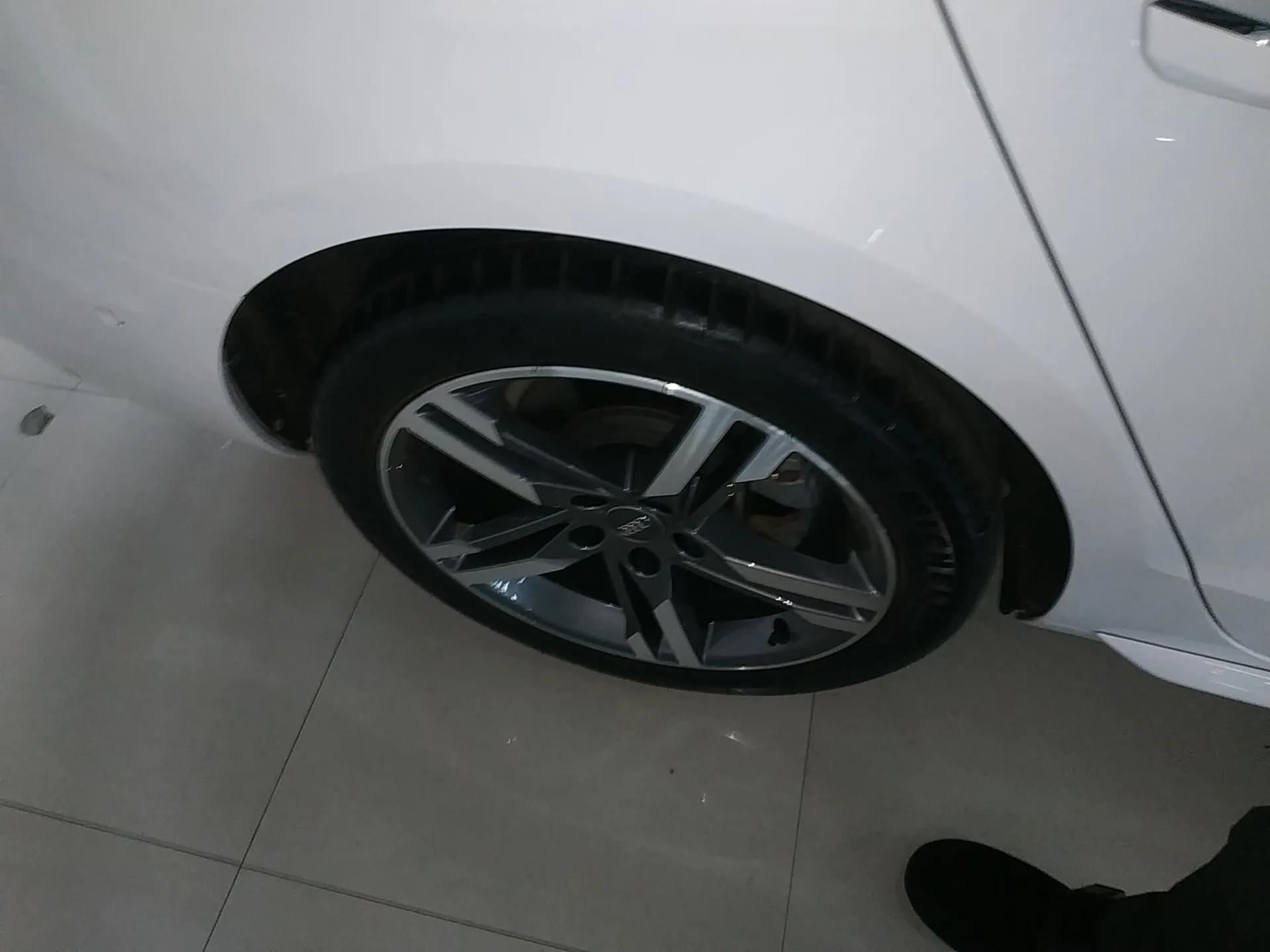 Audi A4L 2020 40 TFSI quattro Luxury Dynamic Model — миниатюра 10