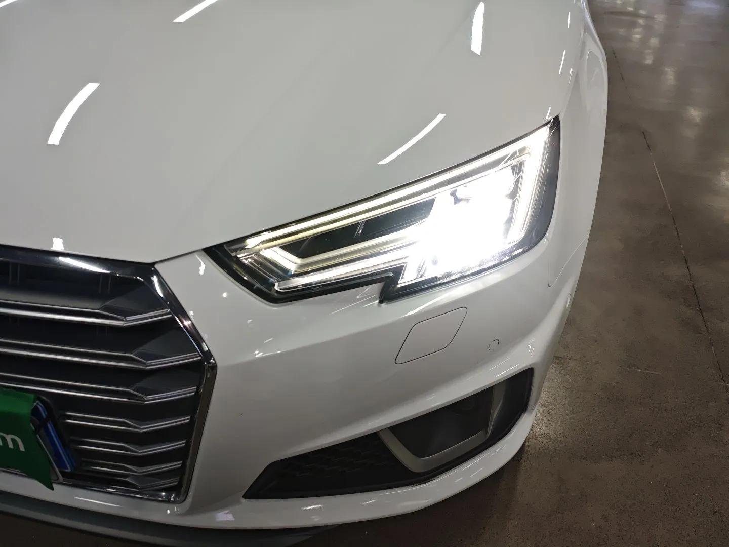 Audi A4L 2019 40 TFSI Fashion Edition China VI Emission Standard — миниатюра 2