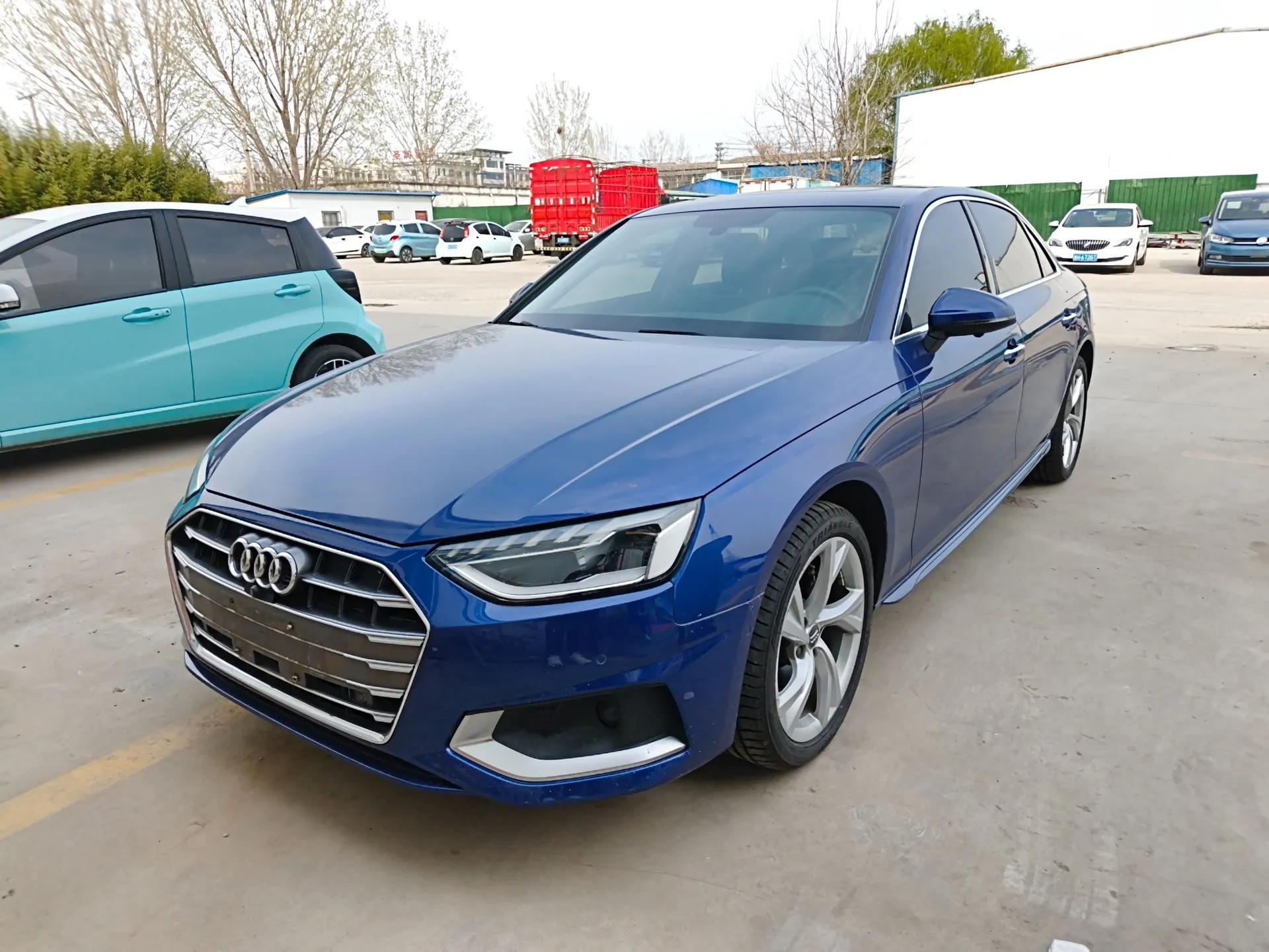 Audi A4L 2020 40 TFSI Fashionable and Elegant Model — миниатюра 1