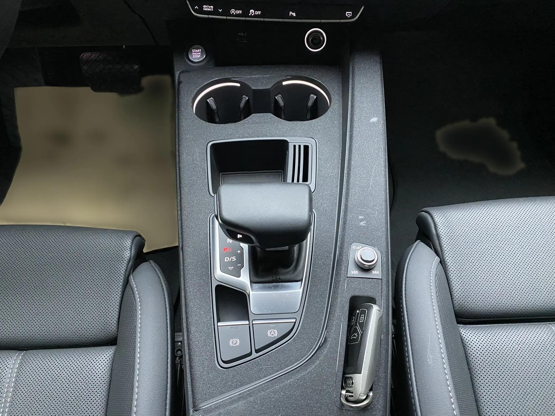 Audi A4L 2020 40 TFSI Fashion Dynamic Model — миниатюра 13