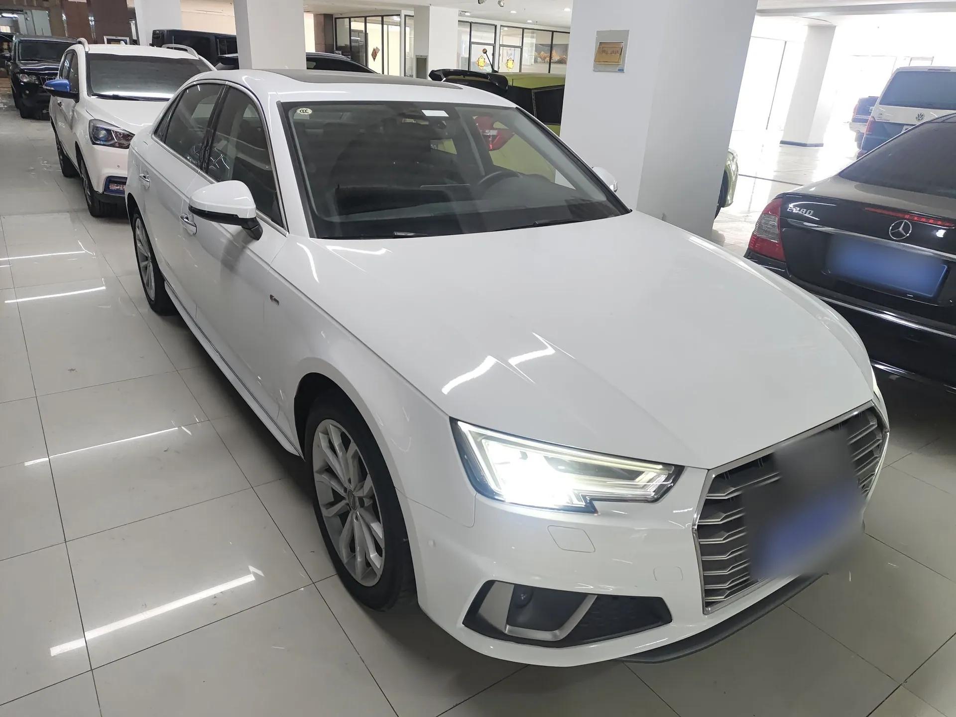 Audi A4L 2019 40 TFSI Fashion Edition China VI Emission Standard — миниатюра 3