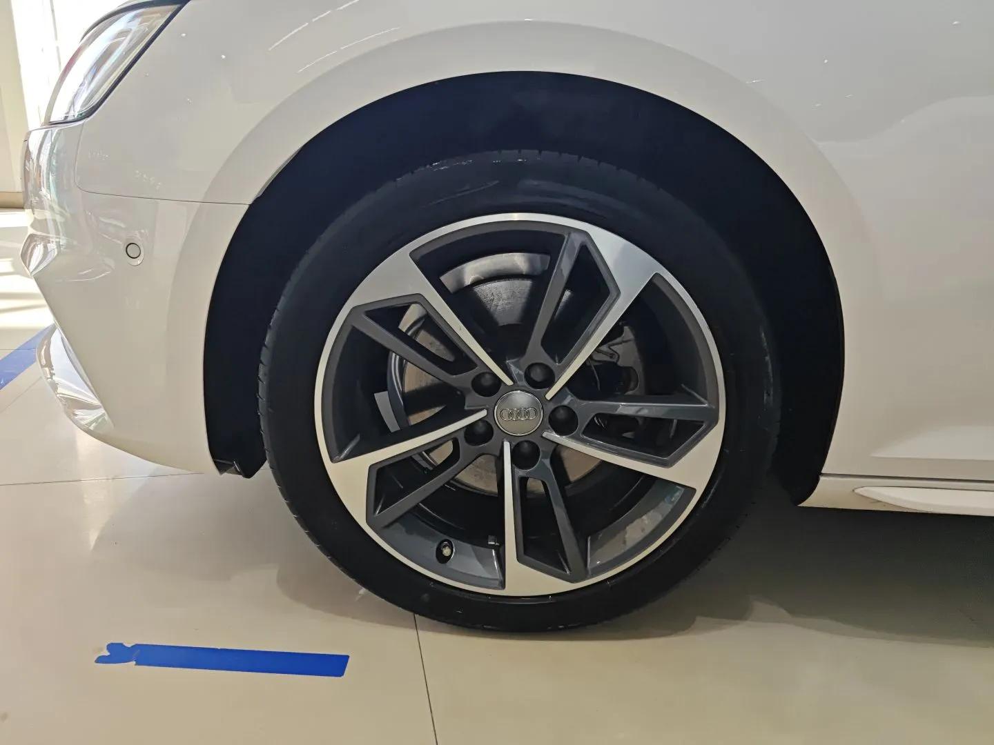 Audi A4L 2018 30th Anniversary Edition 40 TFSI Sport Edition — миниатюра 8