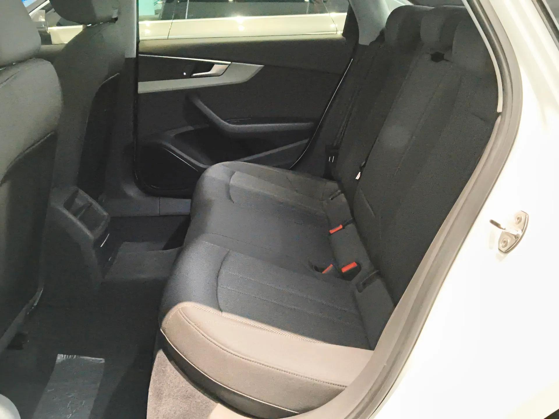 Audi A4L 2019 40 TFSI Ambition China VI — миниатюра 19