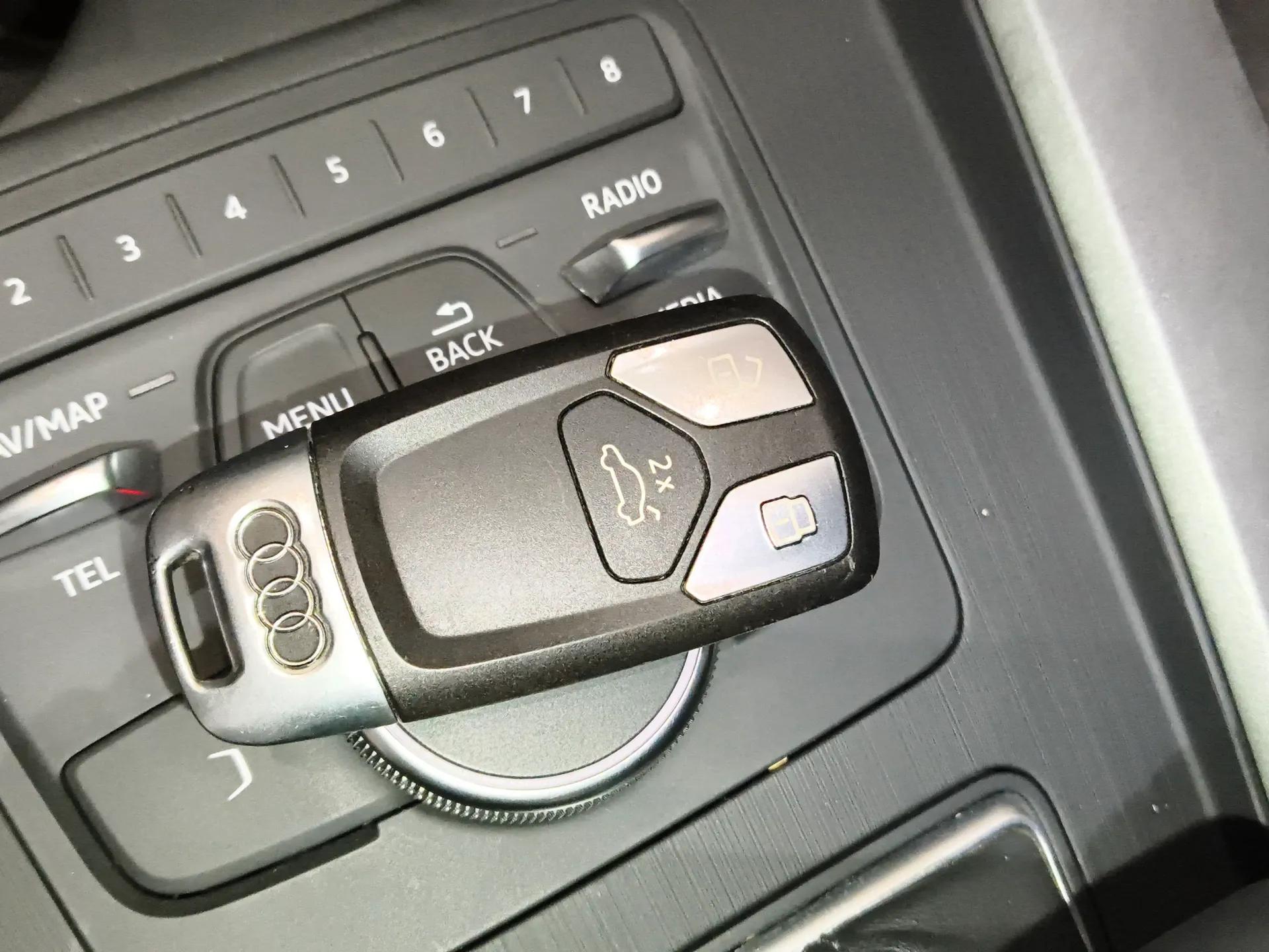 Audi A4L 2019 40 TFSI Ambition China VI — миниатюра 22
