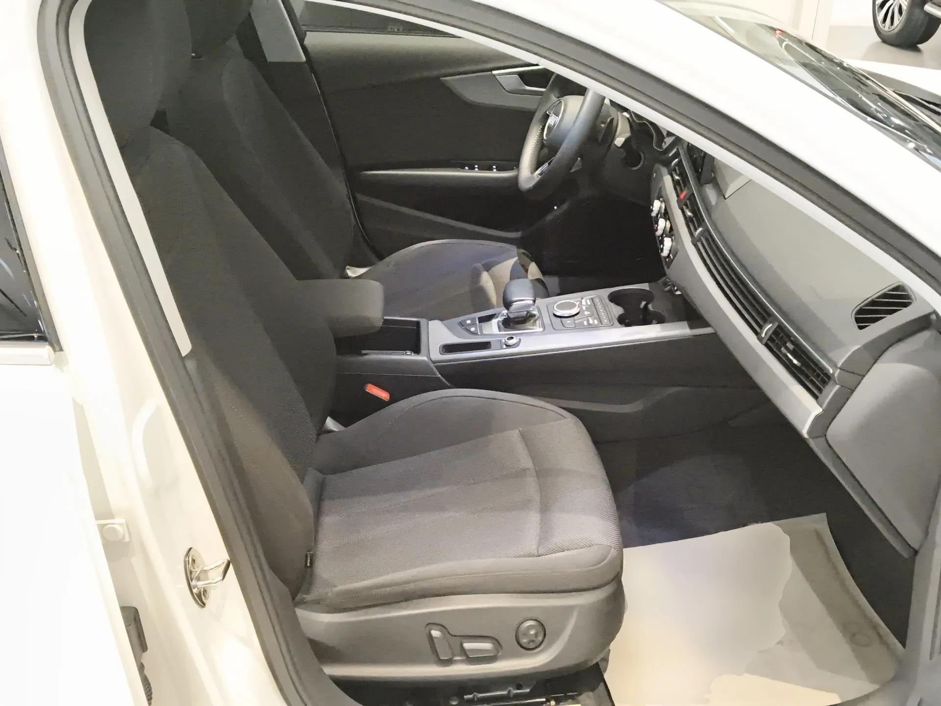 Audi A4L 2019 40 TFSI Ambition China VI — миниатюра 23