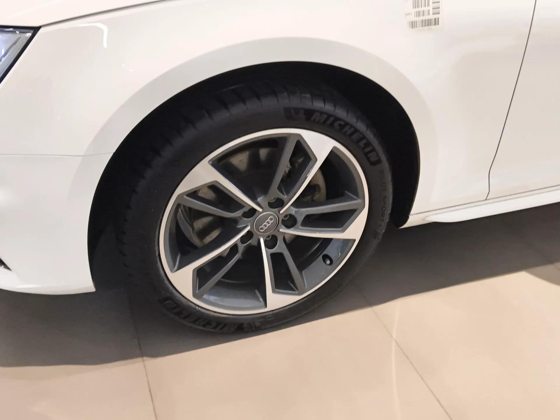 Audi A4L 2019 40 TFSI Ambition China VI — миниатюра 9