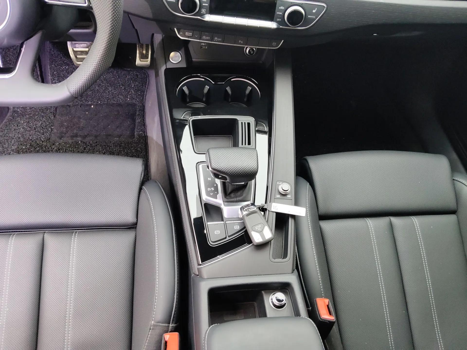 Audi A4L 2024 40 TFSI Luxury Dynamic Edition — миниатюра 16