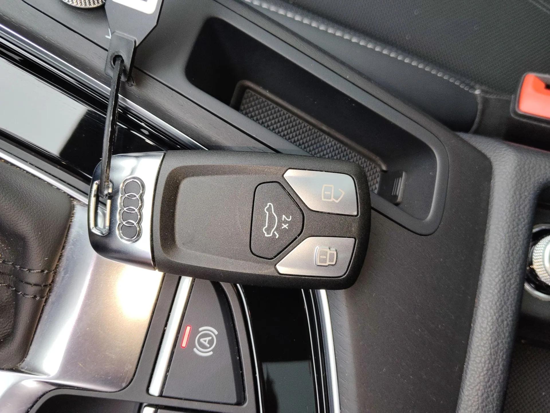 Audi A4L 2024 40 TFSI Luxury Dynamic Edition — миниатюра 22