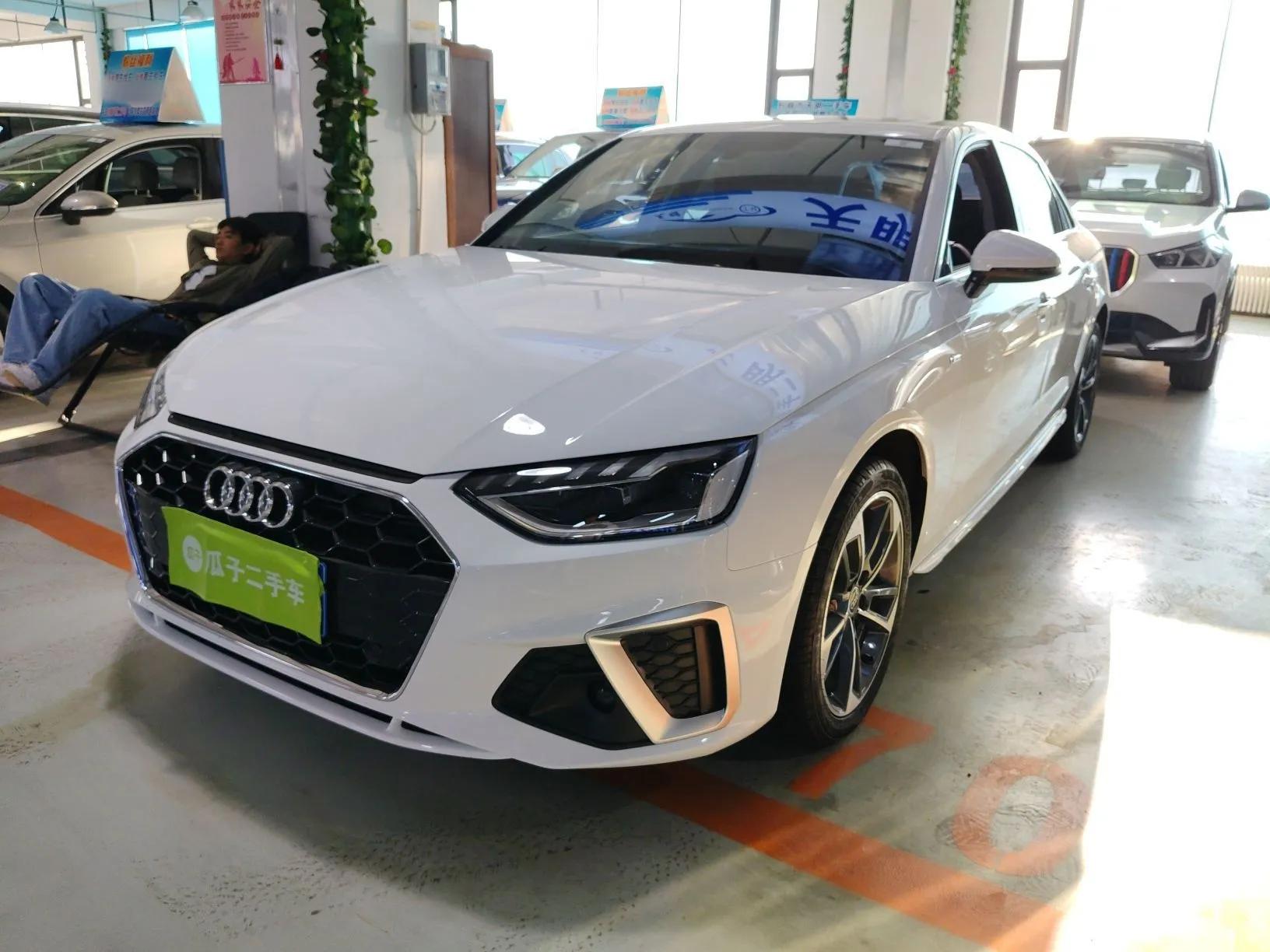 Audi A4L 2022 40 TFSI Fashion Dynamic Model — миниатюра 1