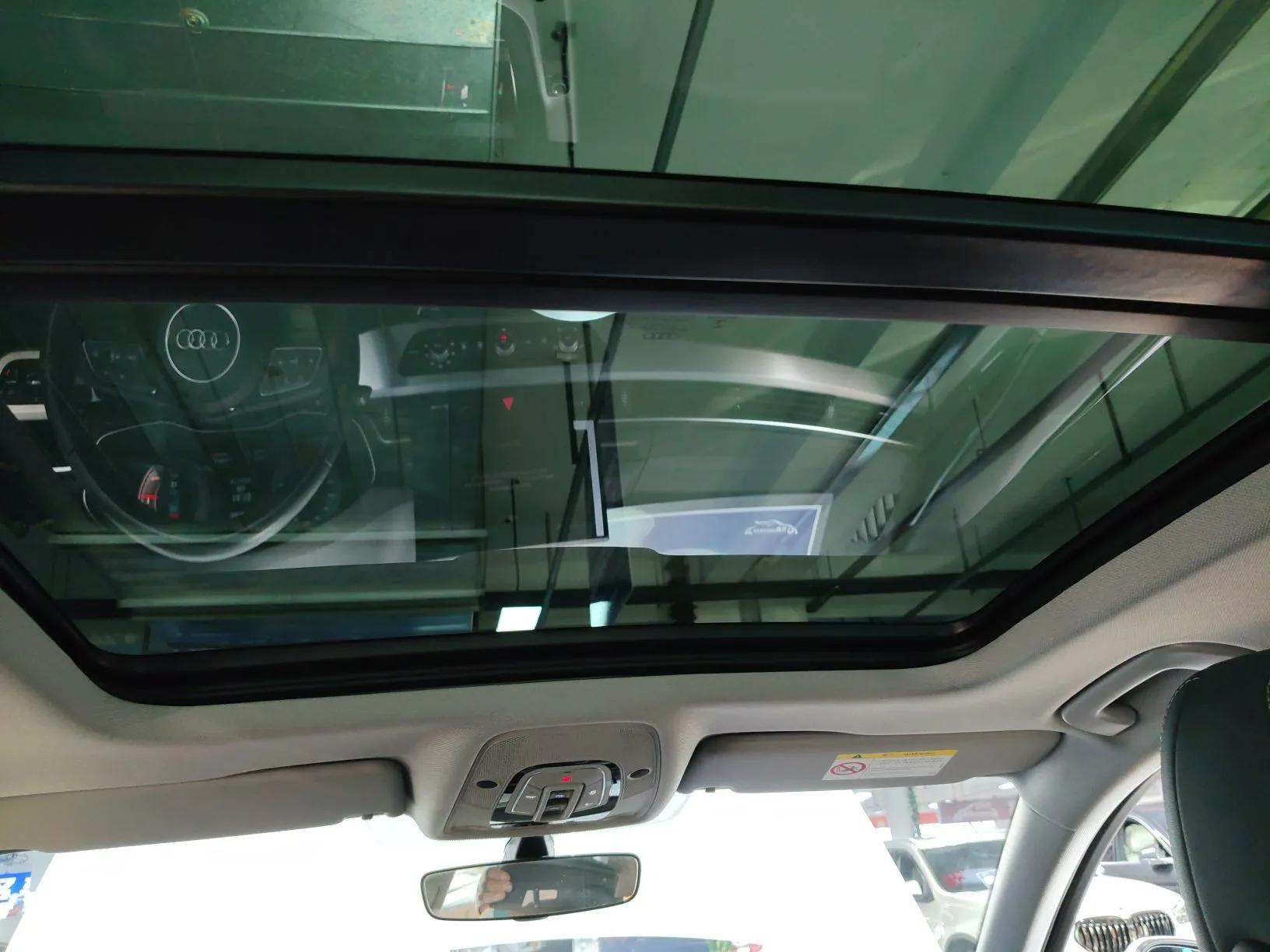 Audi A4L 2022 40 TFSI Fashion Dynamic Model — миниатюра 17